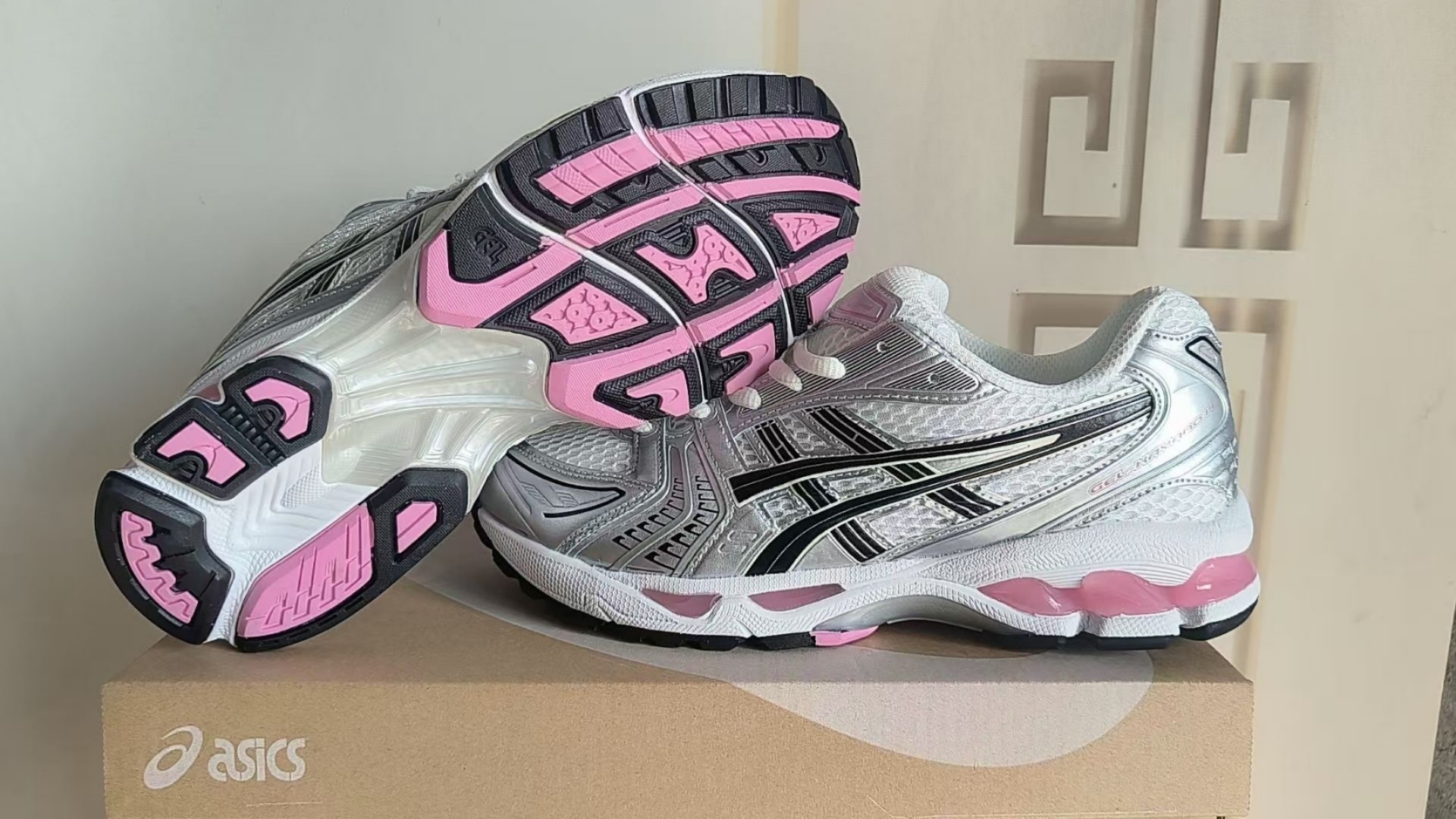 ASICS 1203A537-103 US Men's Sizes6 to 11 in half sizes Silvery White Pink Shoes tianlong