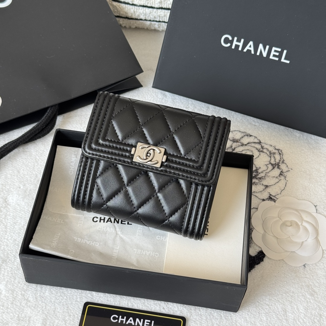 Chanel Le boy Compact Wallet in Back Lambskin A80734