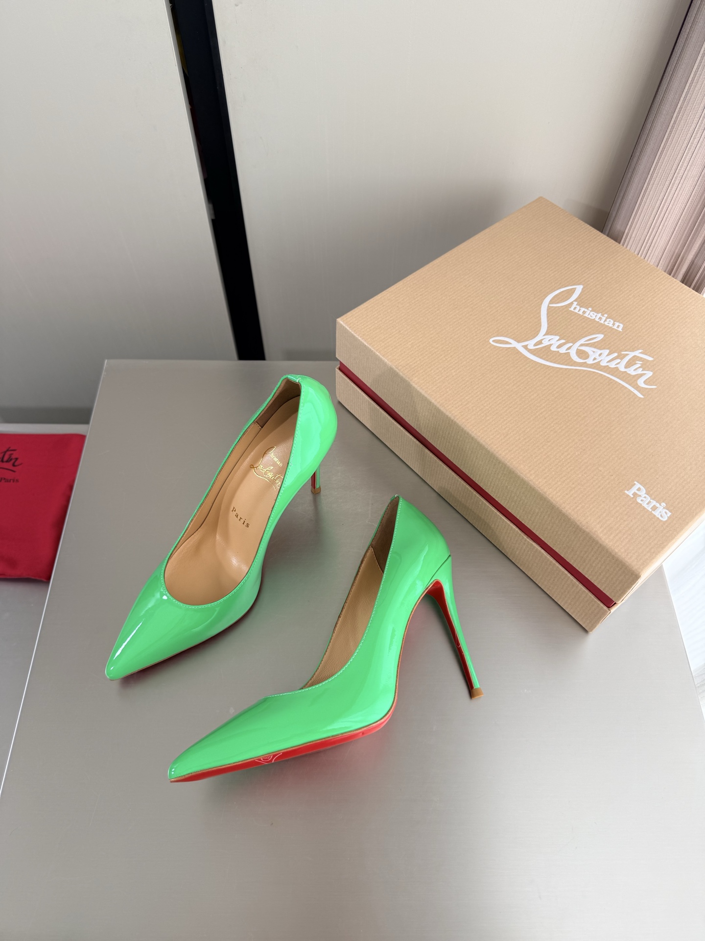 Christian Louboutin shiny leather Pump