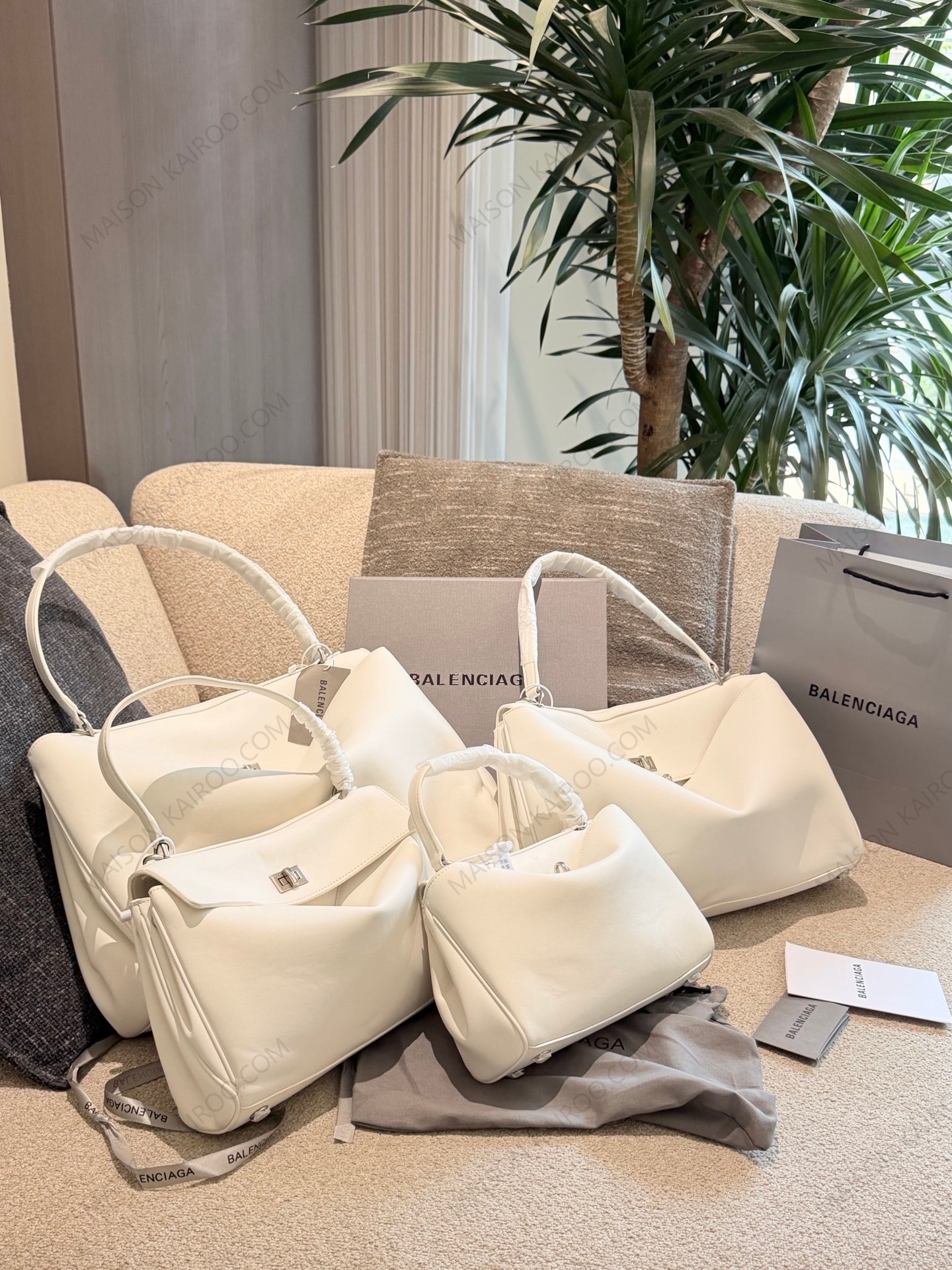 Balenciaga Rodeo White Slouchy Kelly Smooth Leather Turn Lock Tote Top Handle Bag - KAIROO