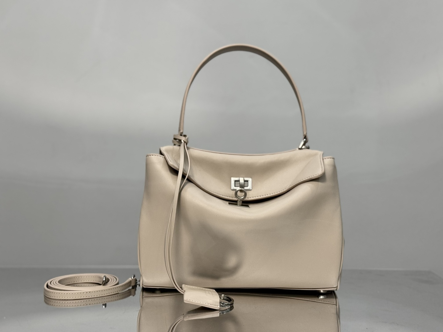 𝐁alenciaga Women's Rodeo Handbag Small in Almond