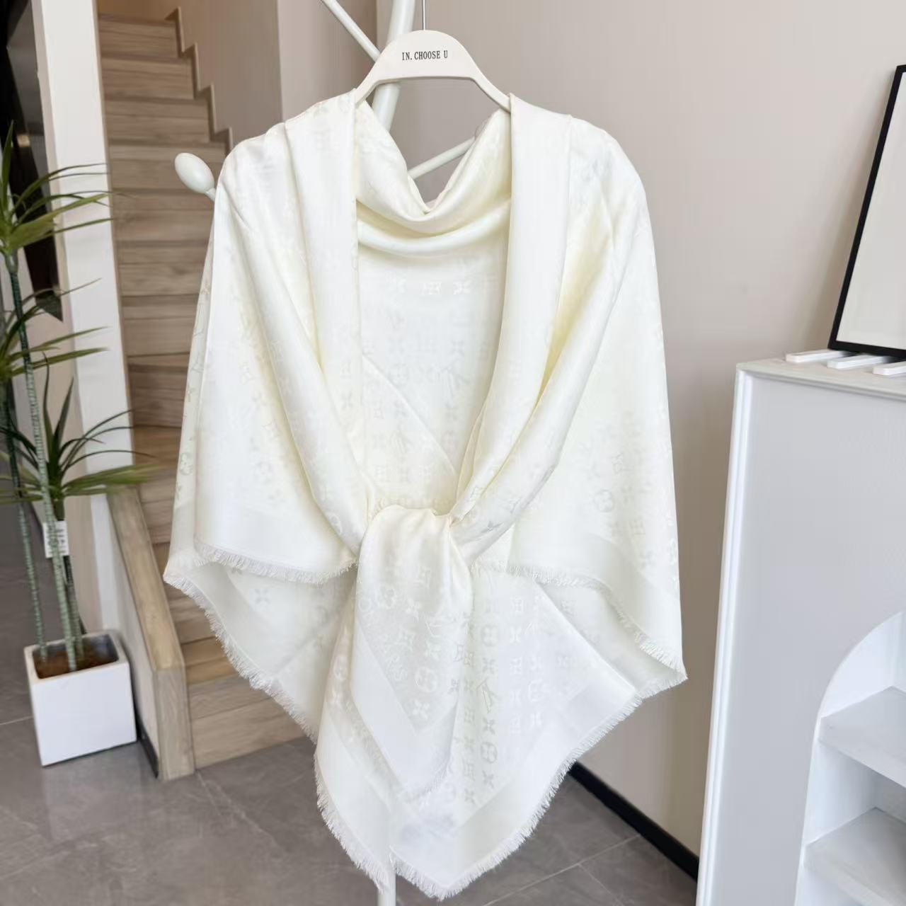 LV Classic Monogram Shawl