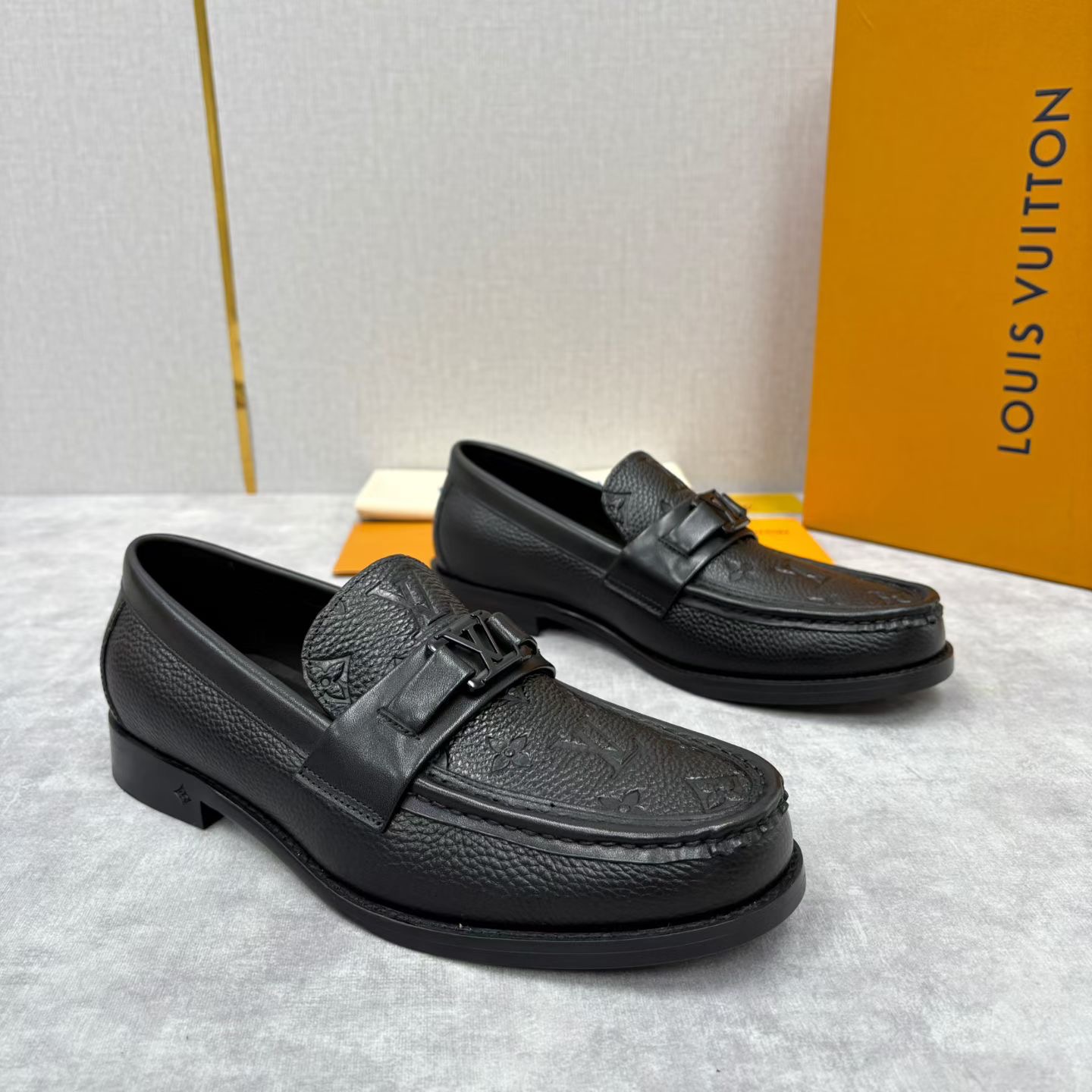 Men's LV Major Loafers