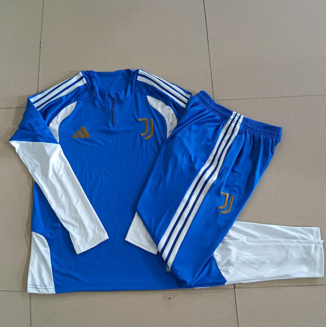 Juventus Kids Training Suit 26/27 | Soc Jersey - Premium Football Jersey