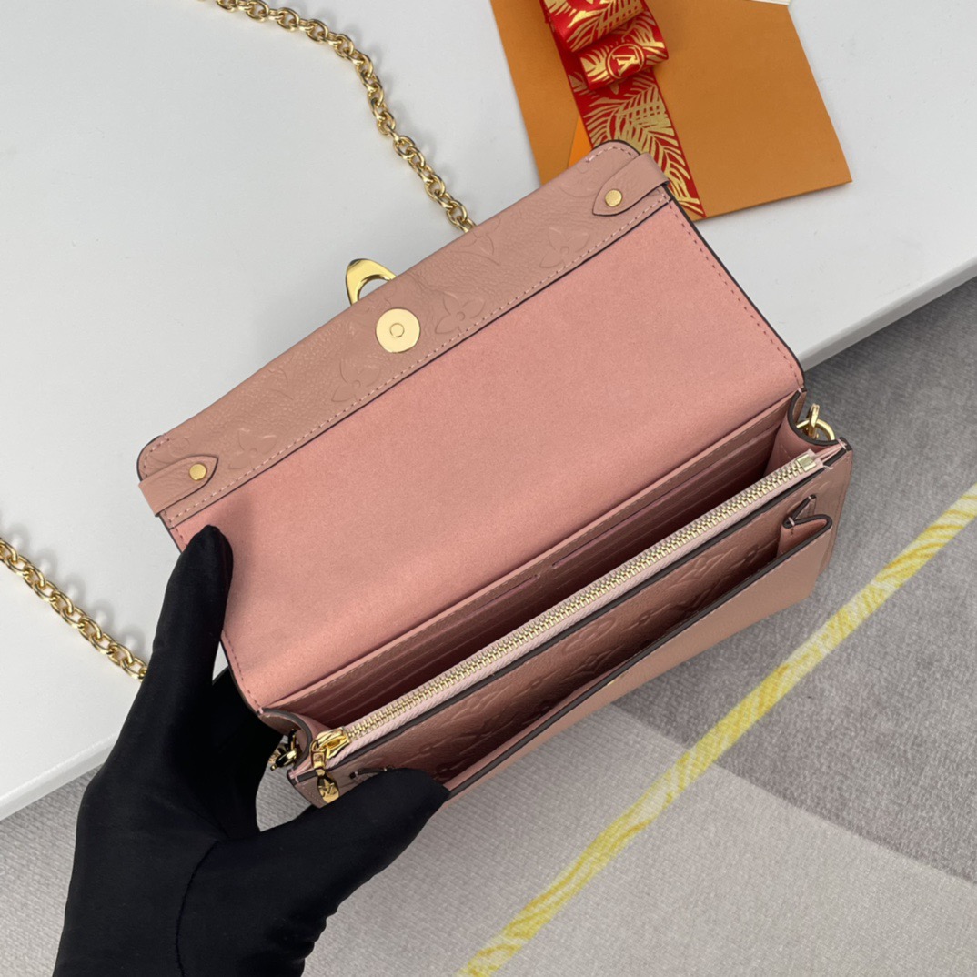 Louis Vuitton lv new printed chain crossbody bag
