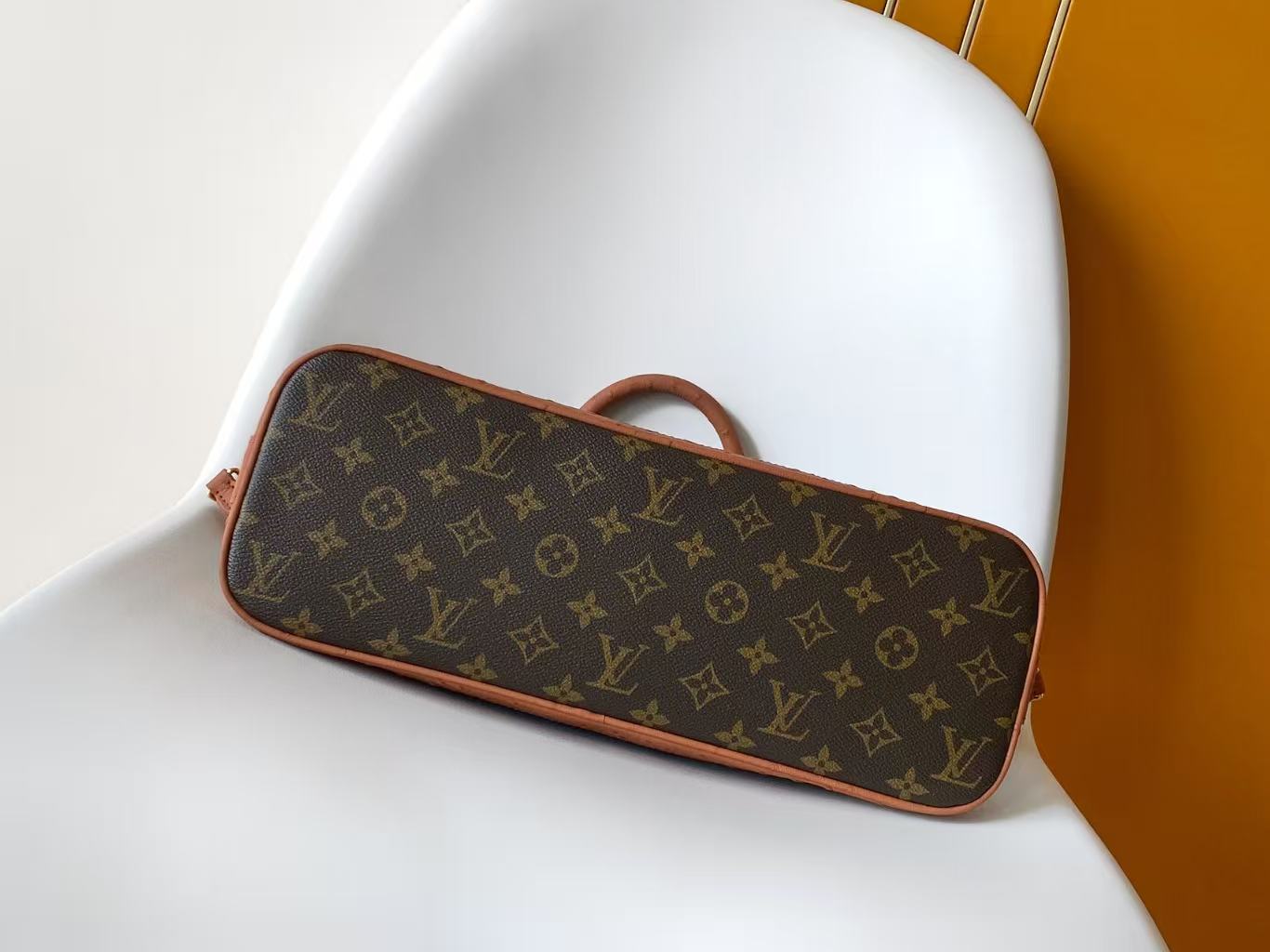 Louis Vuitton Monogram Pattern Alma Medium Handbag