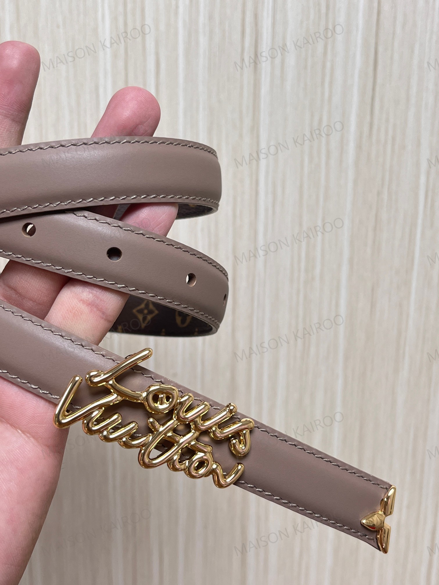 Louis Vuitton LV Caramel Script Signature Reversible Slim Belt - KAIROO