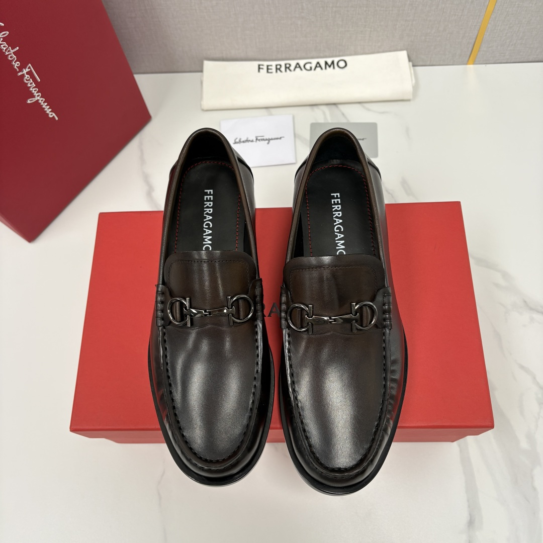 Ferragamo Men's leather Loafer