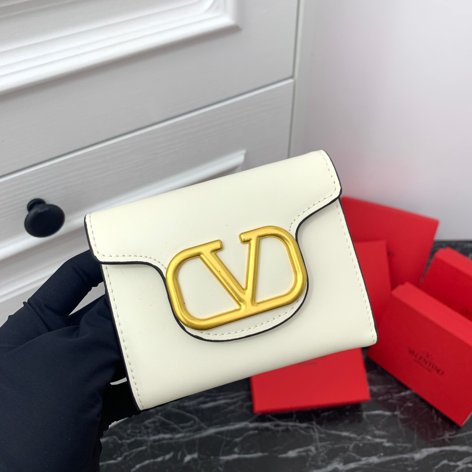 Valentino VLogo Signature Smooth Leather Curvilinear Flap Compact Bifold Wallet - KAIROO