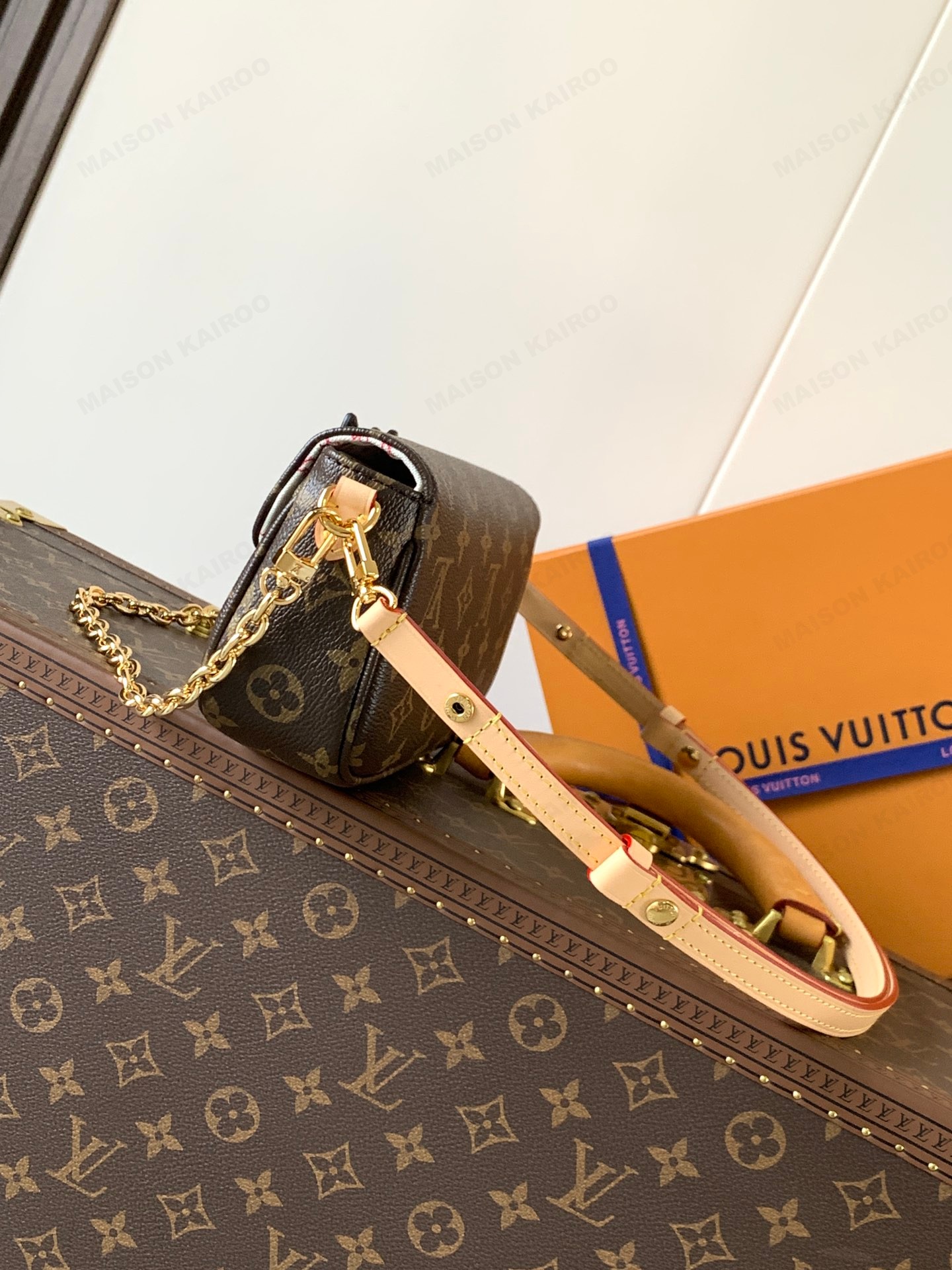 Louis Vuitton LV Ivy WOC Catogram Print/3D Patch Monogram Canvas Leather Baguette Hobo Shoulder Bag - KAIROO