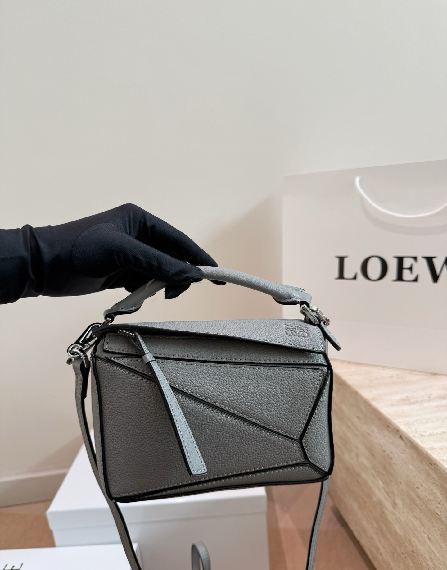 Loewe Puzzle 18/24/29 Grey Edge Cut-Outs Grained Calfskin Leather Shoulder Top Handle Bags - KAIROO