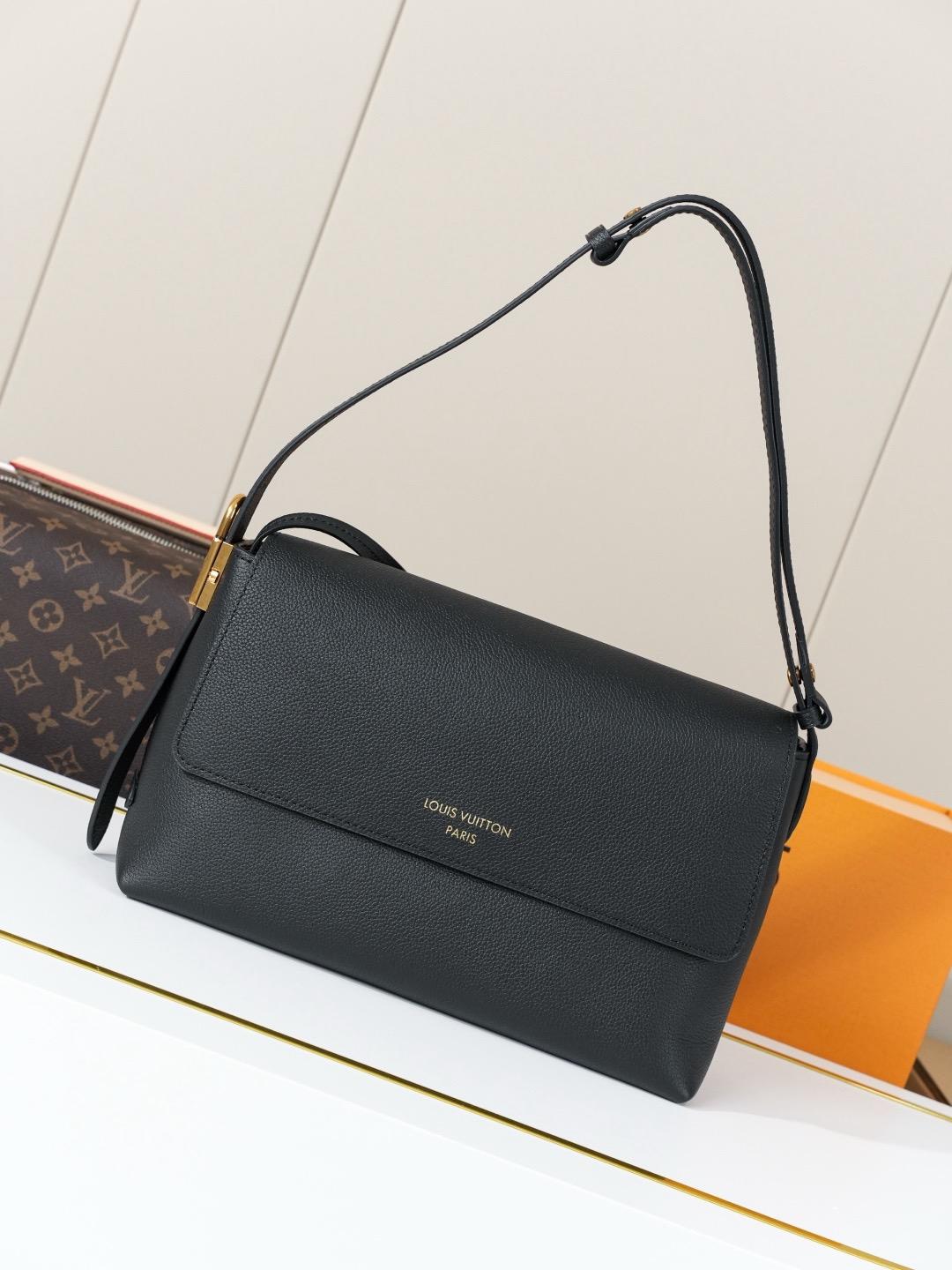 Louis Vuitton LV Low Key bags M13148