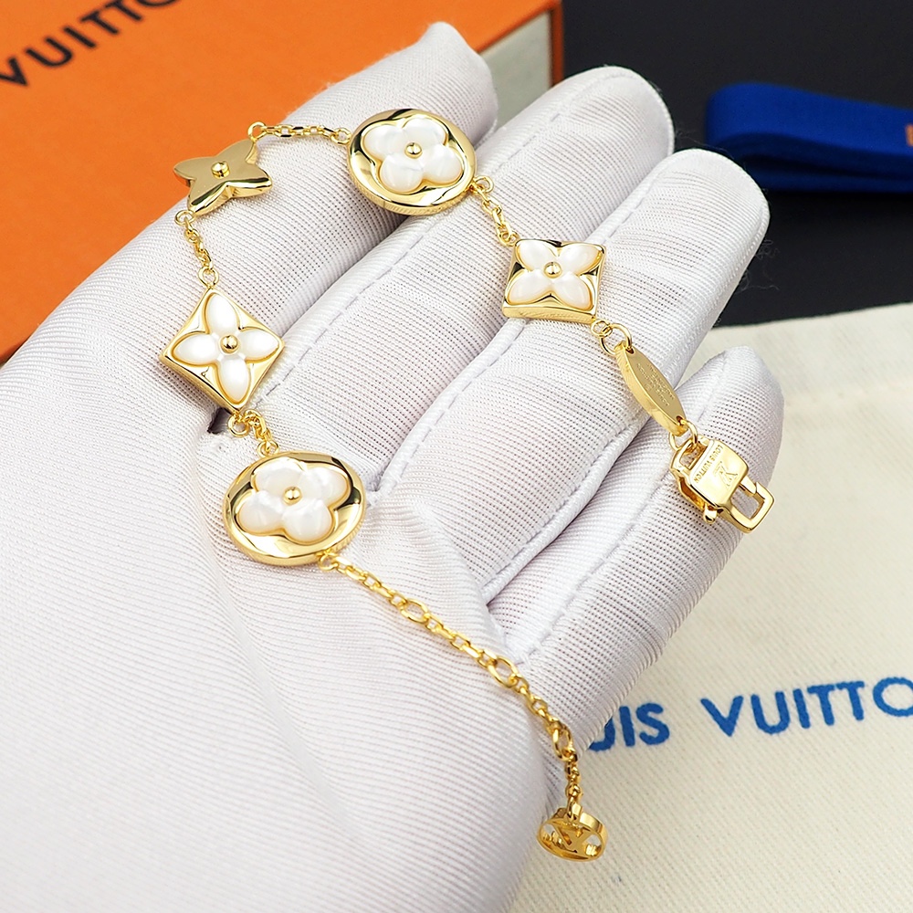 LV Women's fashion bracelet