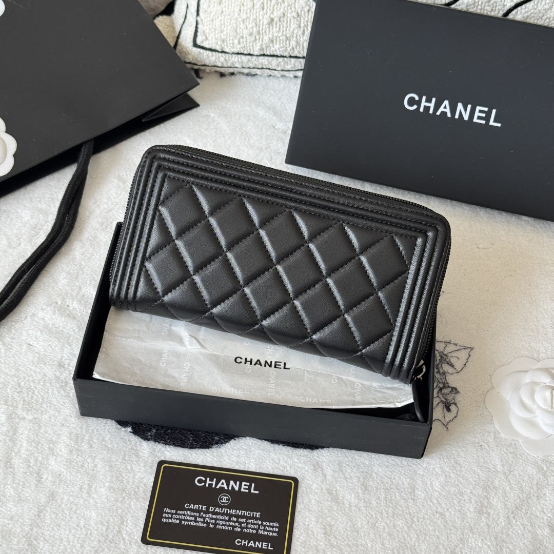 Chanel Le Boy Zipped Wallet in Black Grained Lambskin A80288