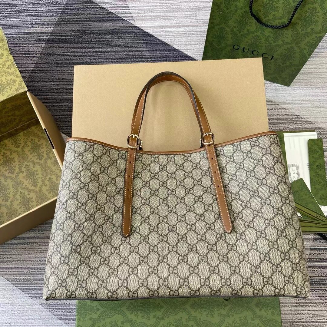 Gucci GG Emblem large tote bag 815213