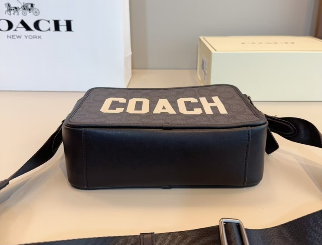 GUCCI Graham Black Classic Men's Bag