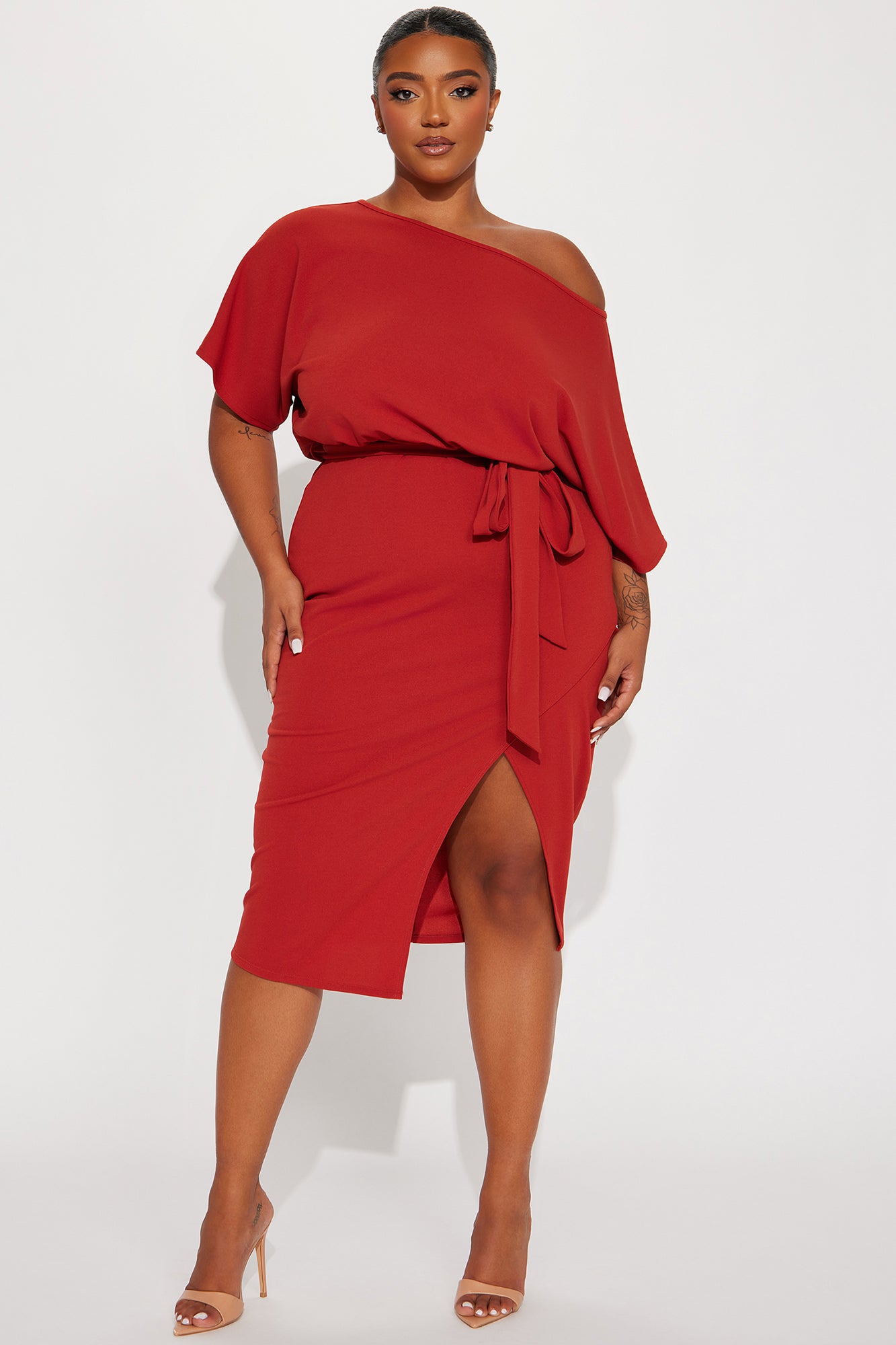 Please Hold Midi Dress - Rust