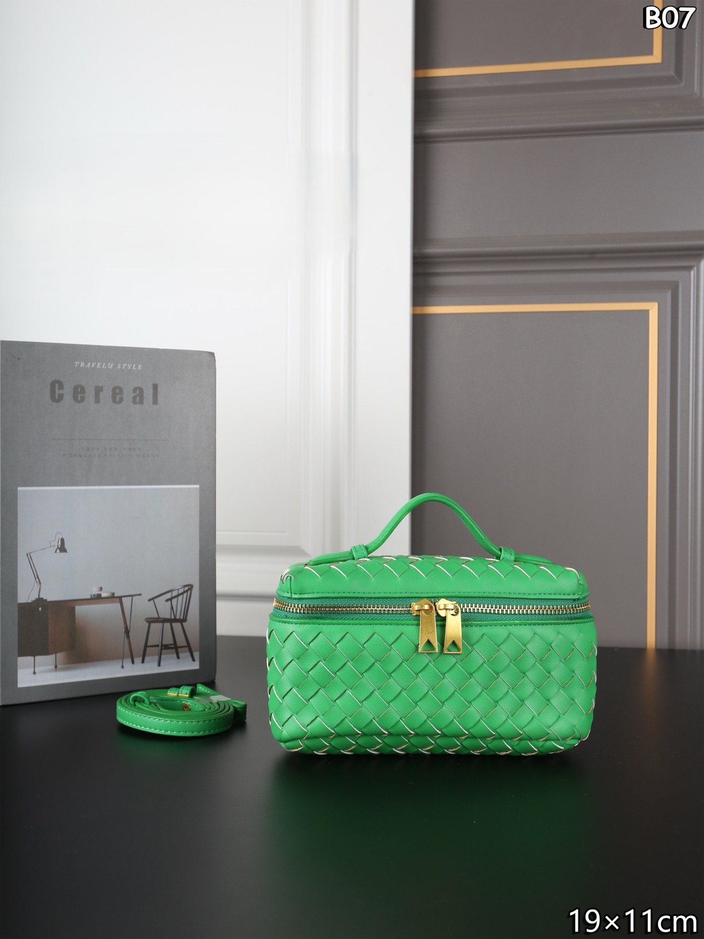 Bottega Veneta Intrecciato Weave Leather Mini Vanity Case Top Handle Bag - KAIROO