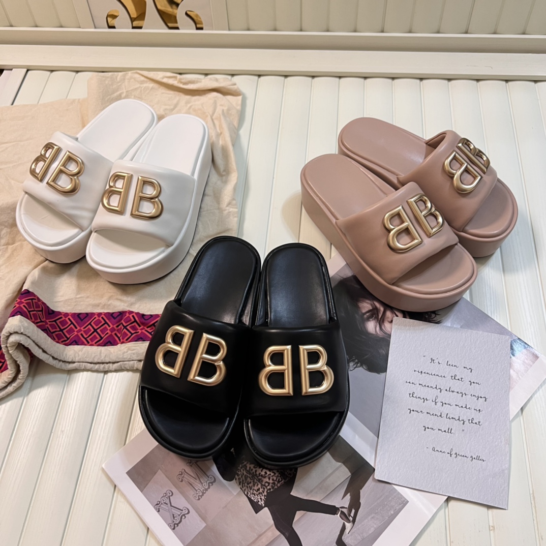 Balenciaga Padded Leather 3D Gold BB Logo Platform Slippers - KAIROO
