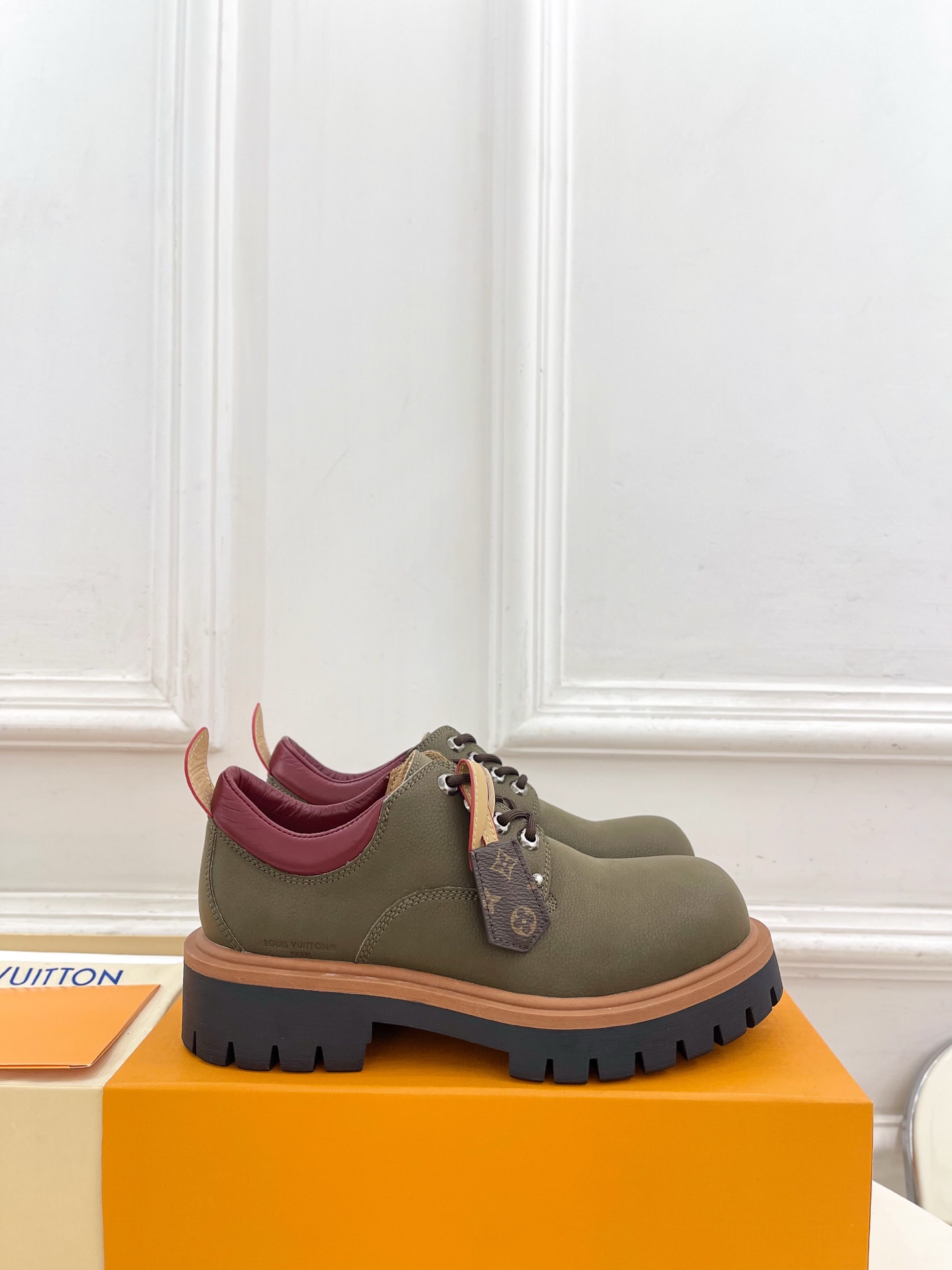 Men's LV Remix Lace-up Shoes