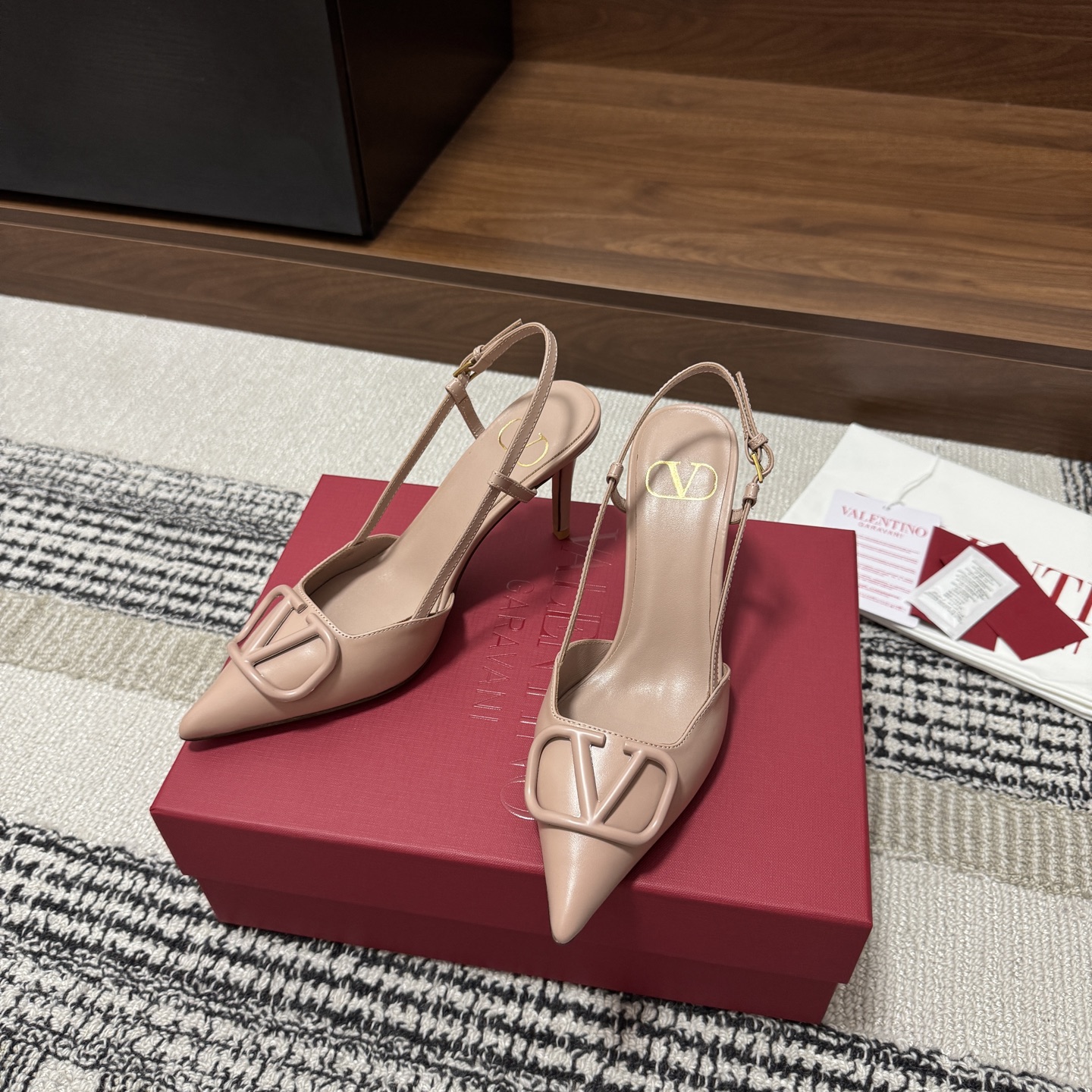 Valentino Vlogo Signature Slingback