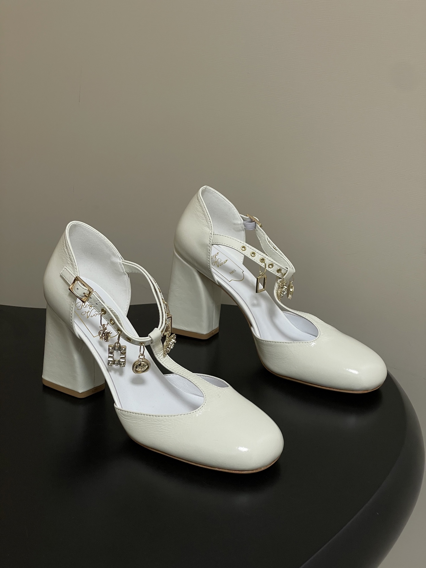 Roger Vivier TresVivier Shiny leather Pump