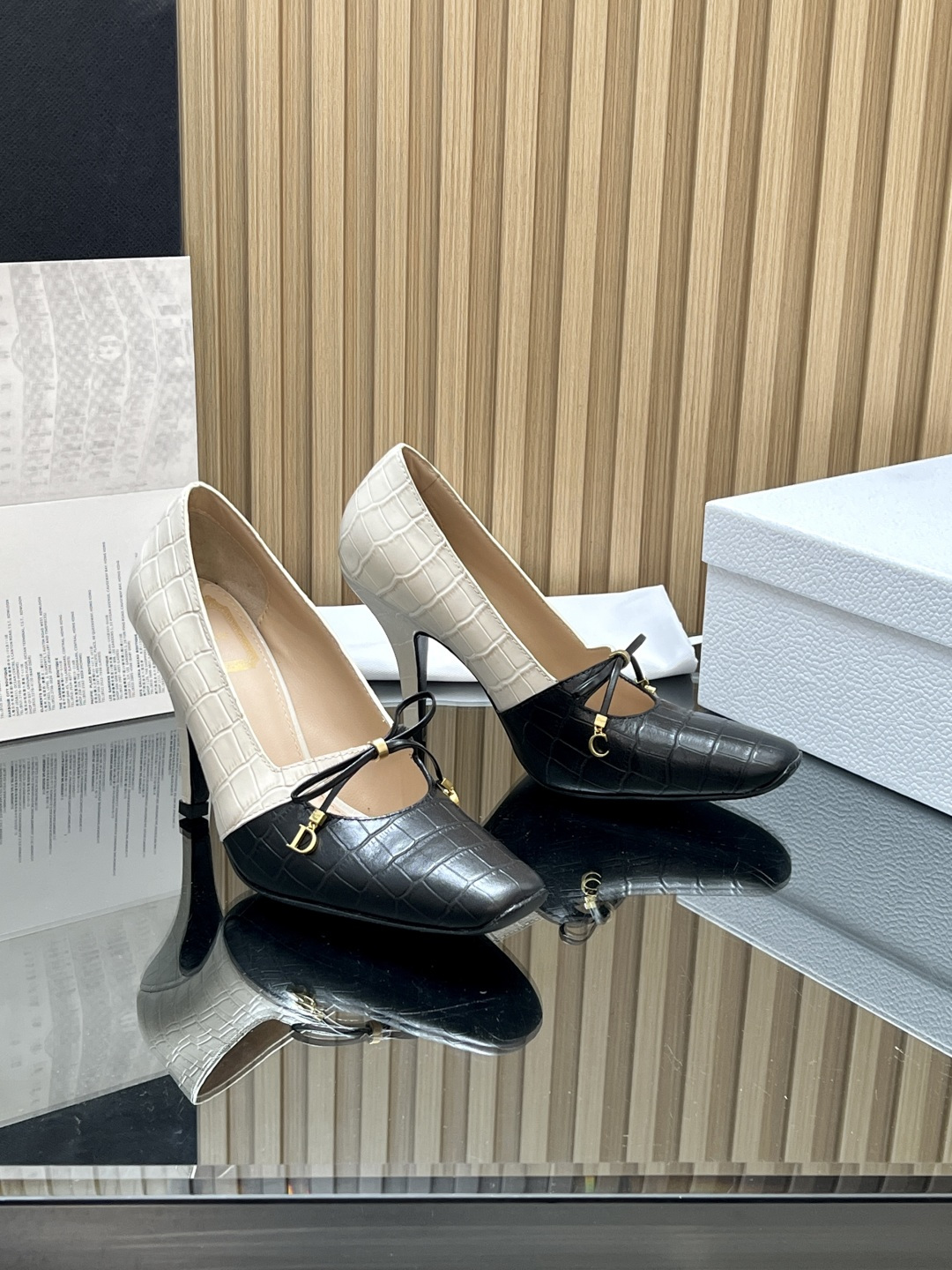 Dior Black and white Muse Pump