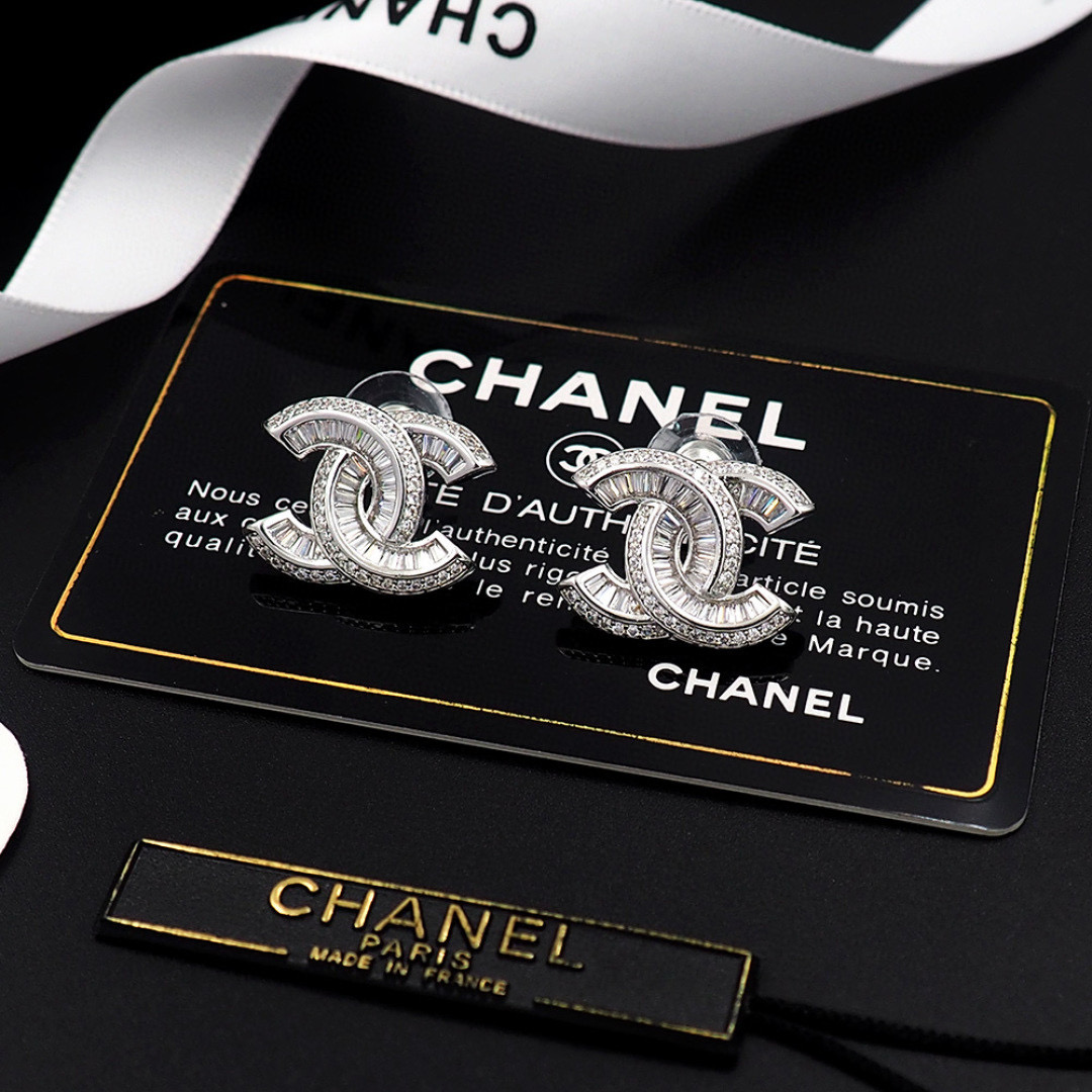 Chanel Fashion Earrings