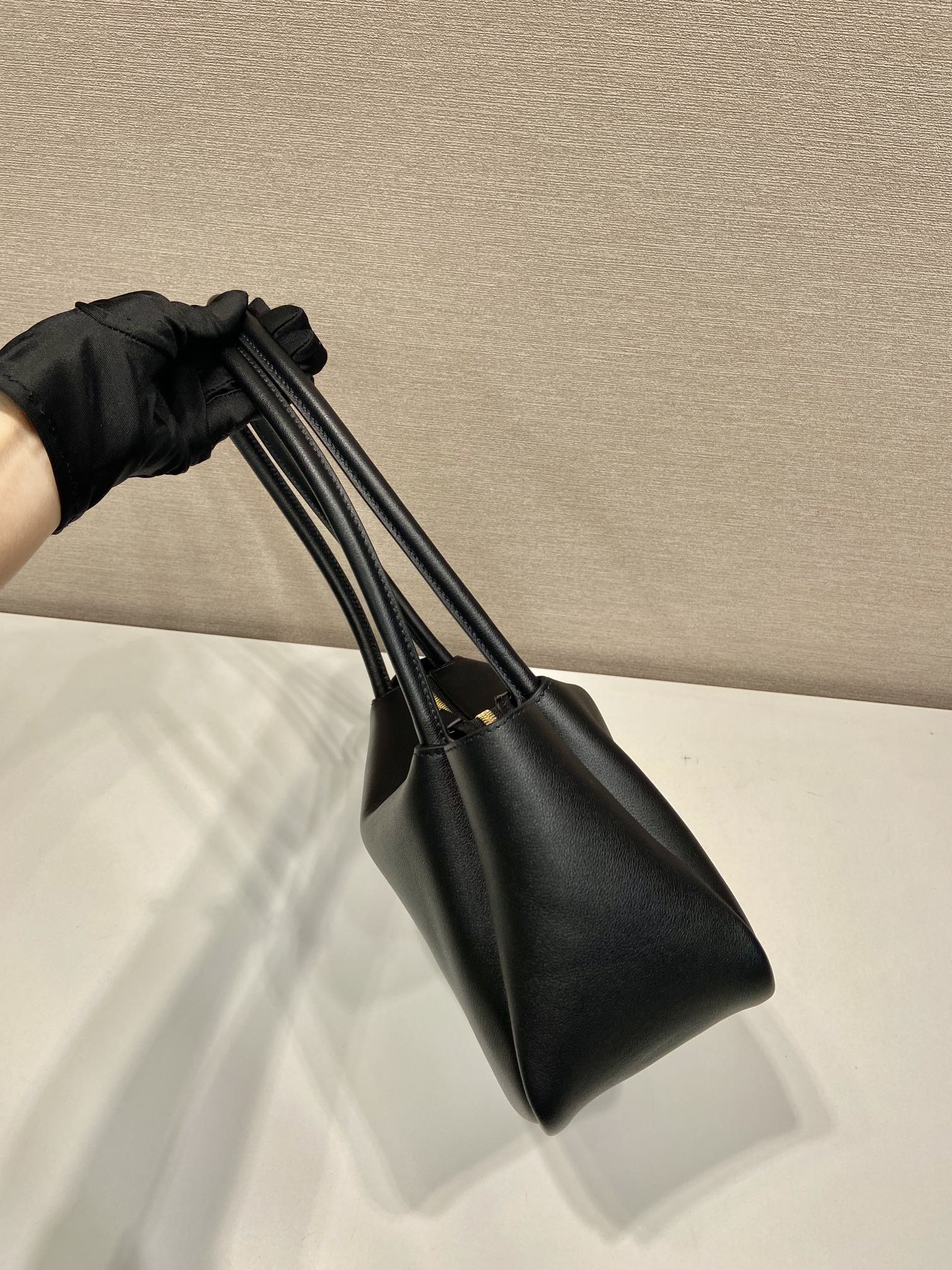 Prada  28 LARGE BLACK CALFSKIN HANDBAG