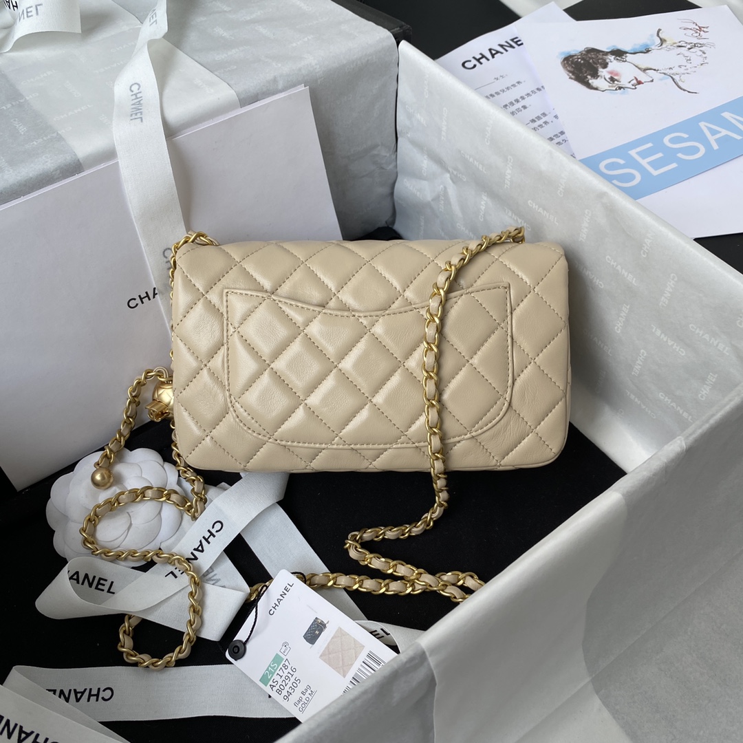 Chanel Small Flap Crossbody Bag in beige Lambskin AS1787