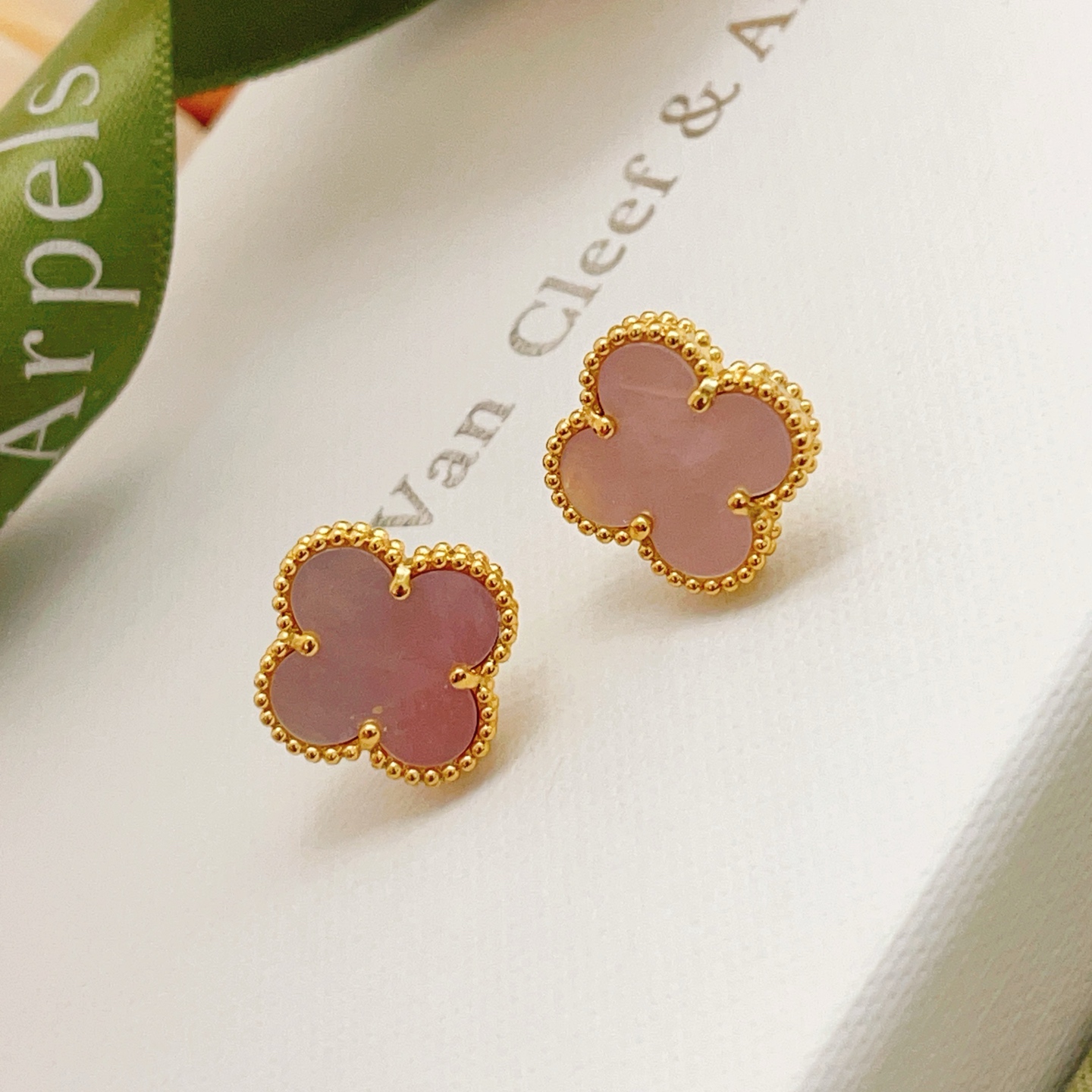 Van Cleef Fashion Medium Earrings 1.5cm