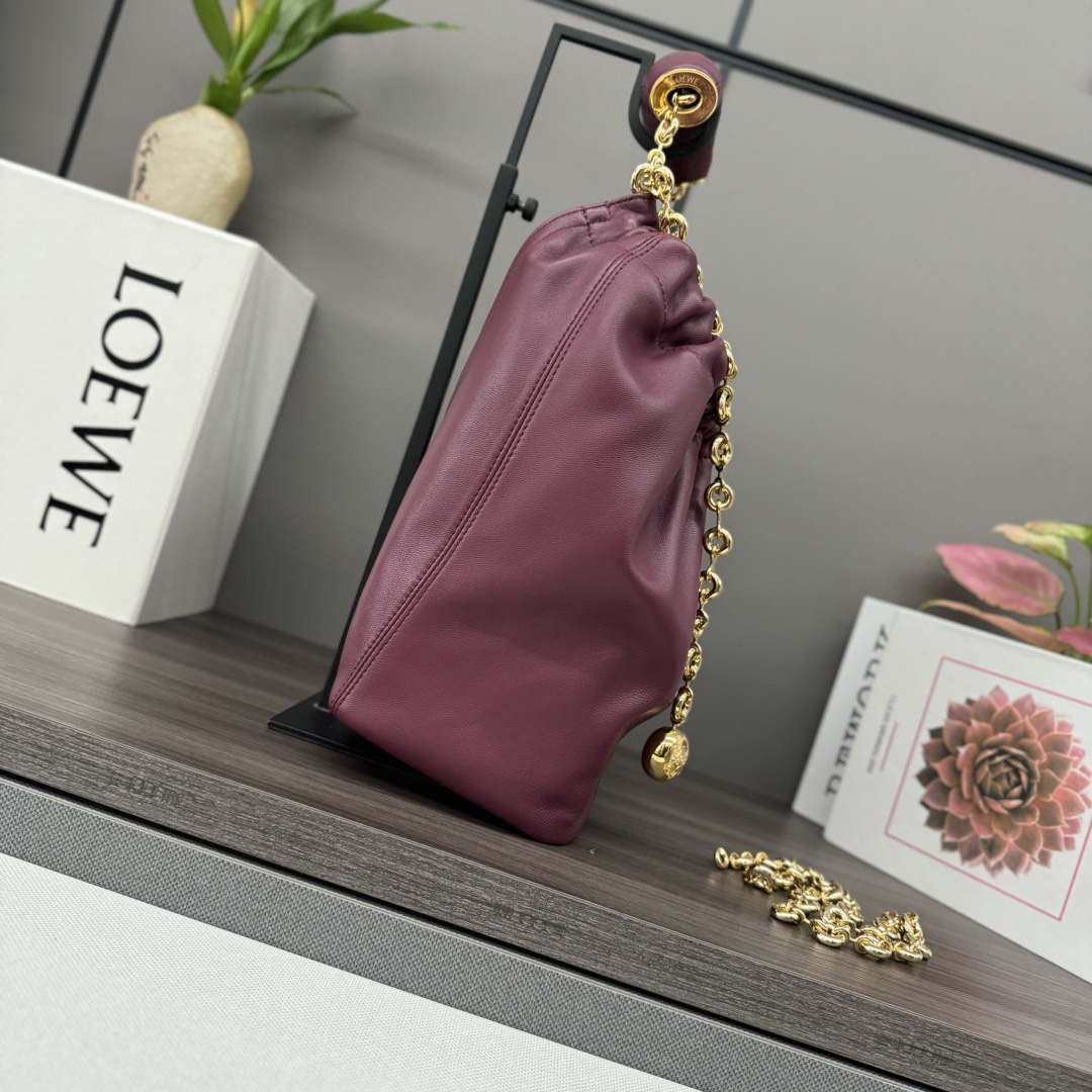 Loewe Small Squeeze Handbag in Nappa leather-Burgundy