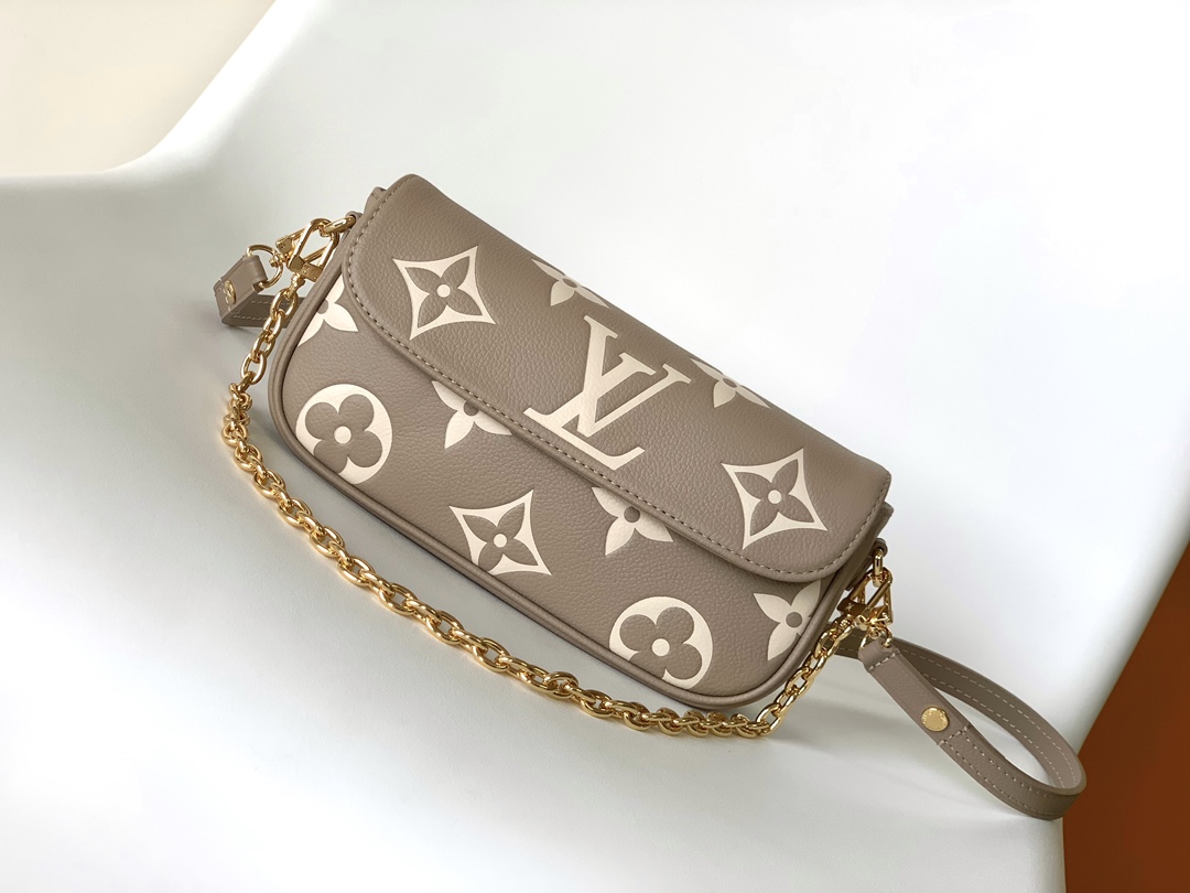 Louis Vuitton LV 10A Handbag Shoulder Bag on Chain Ivy M82211