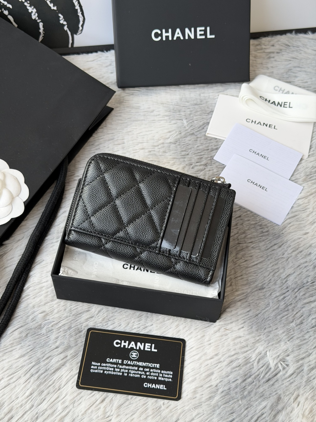 Chanel Small zipped Wallet in Black Grained calfskin