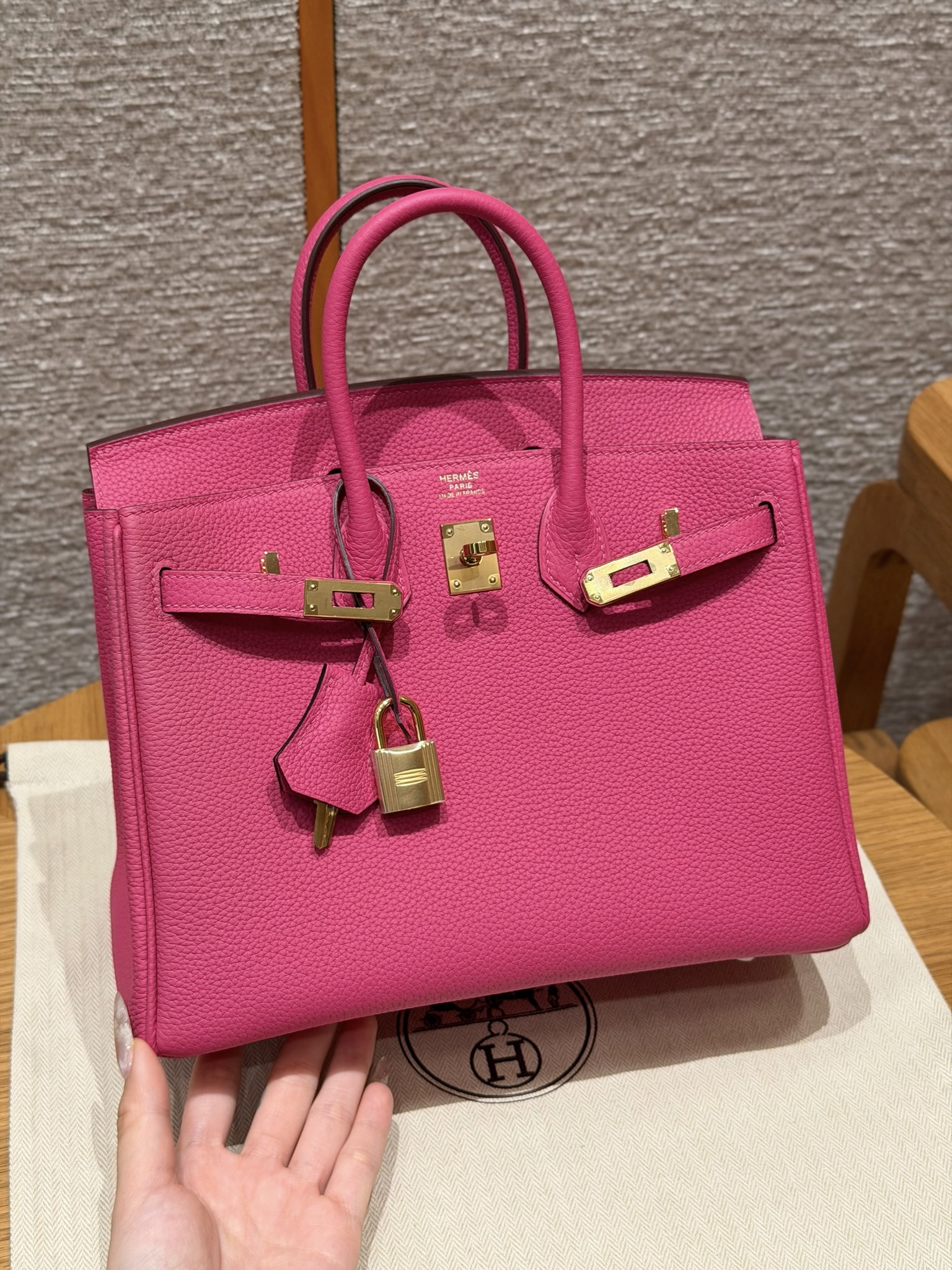 Hermes Fuchsia Togo Birkin 25 Bag