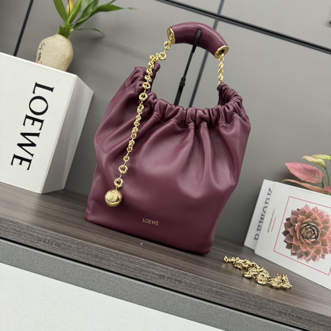 Loewe Small Squeeze Handbag in Nappa leather-Burgundy