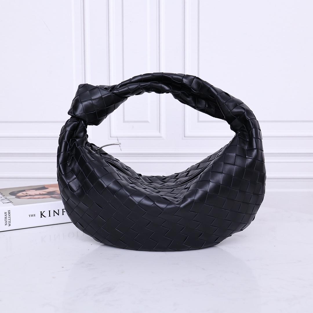 Bottega Veneta Small Jodie Bag in Black Fondant Intrecciato leather