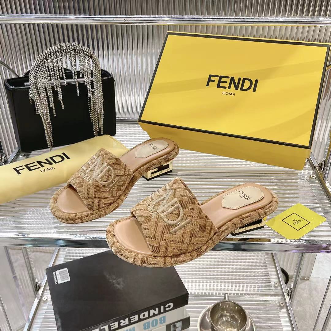 Fendi Women's leather Heeled Mules