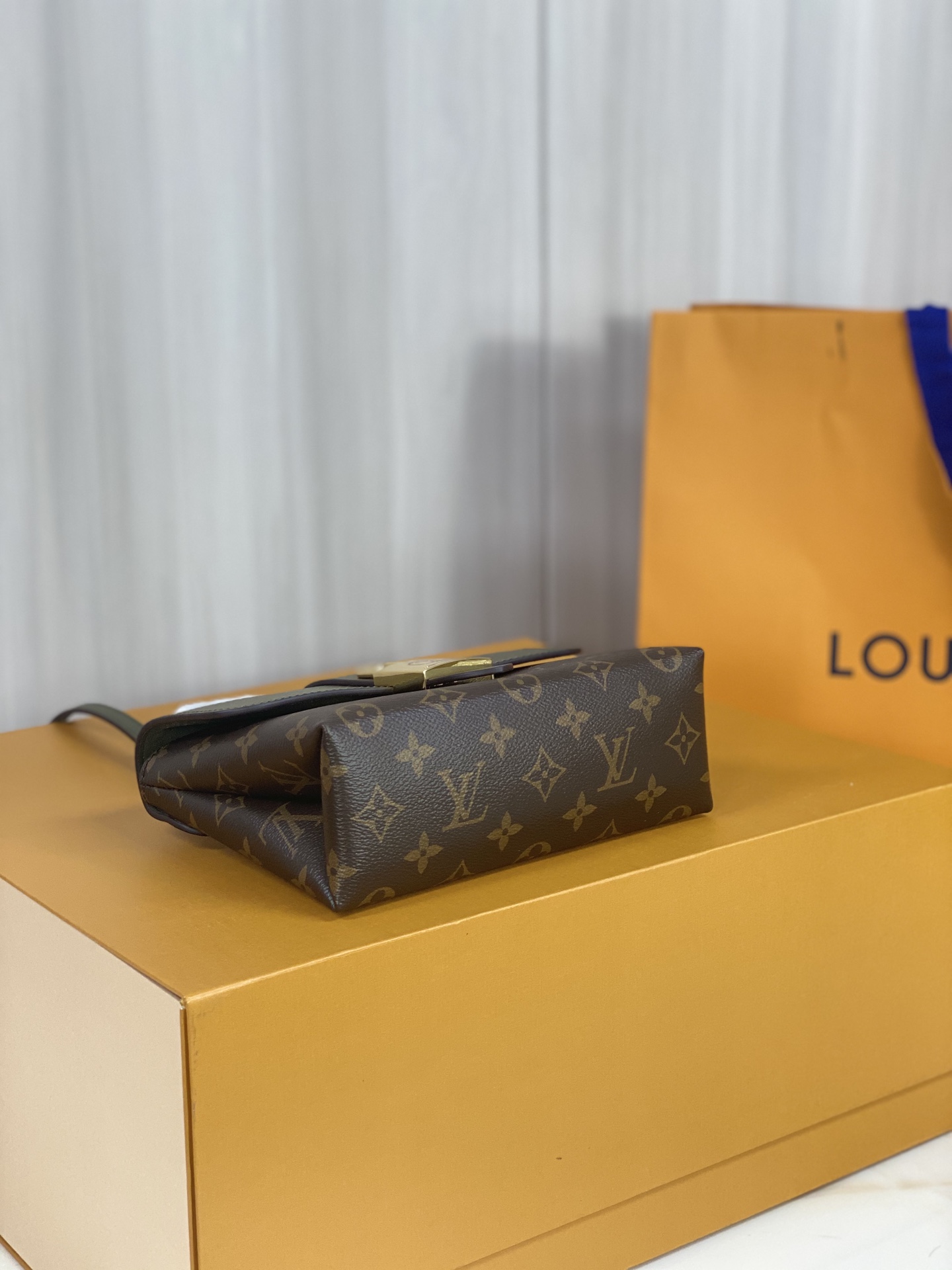 Louis Vuitton LV Locky BB M44797