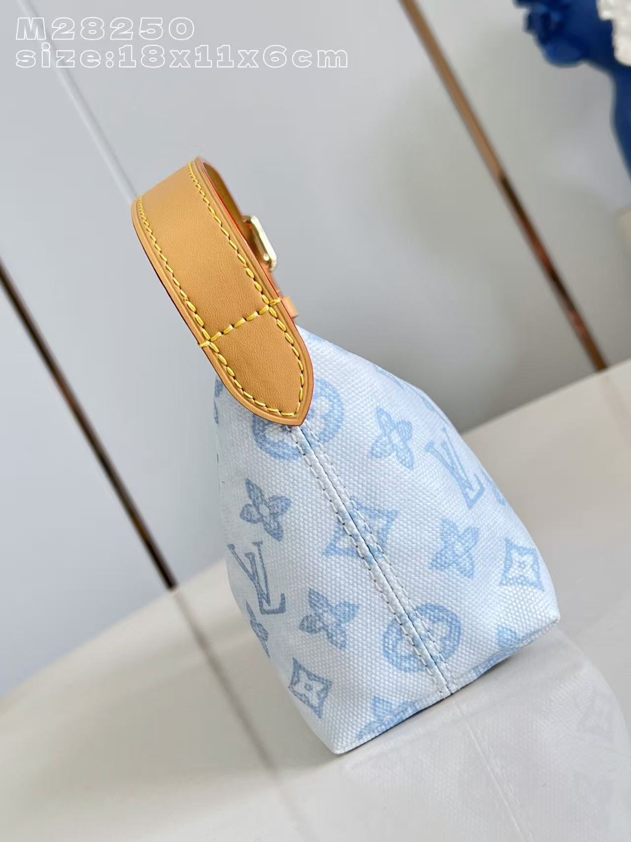Louis Vuitton LV Pochette Hills handbag