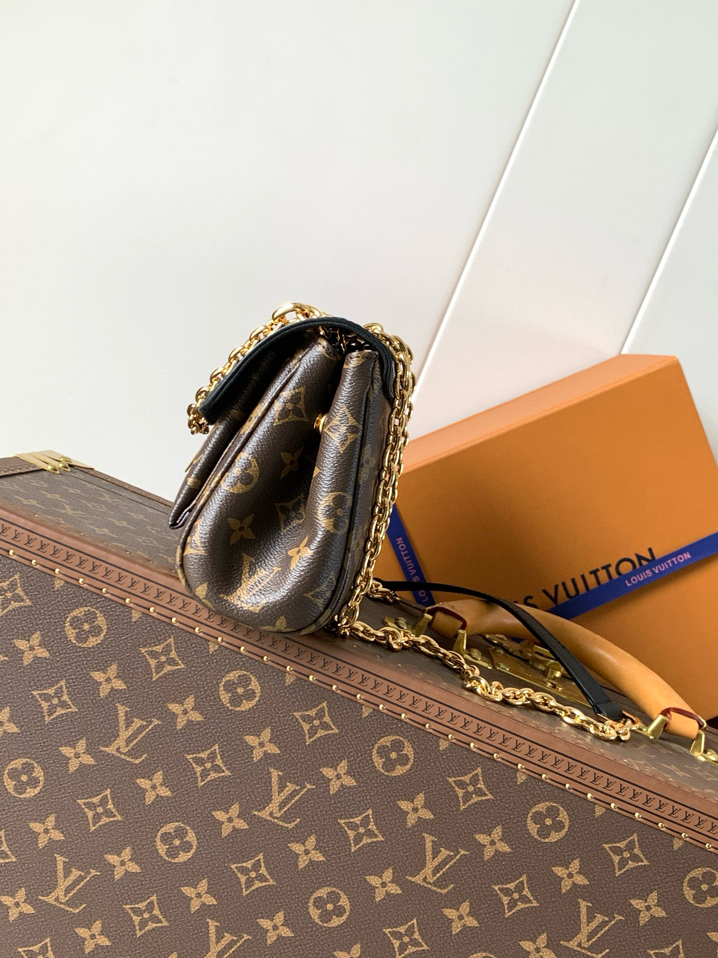 M26398 LV Saint Germain BB Bag