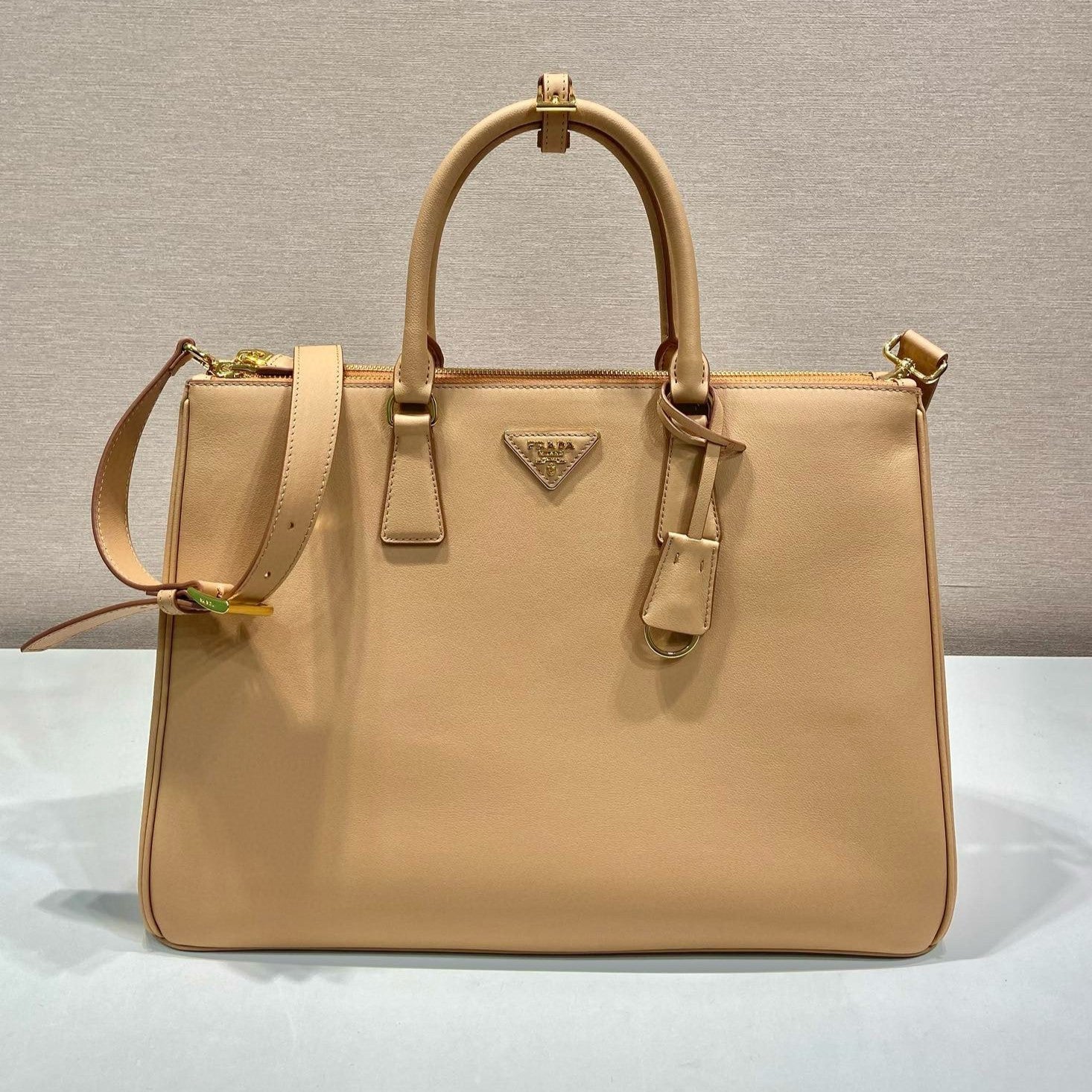 Prada Large  Galleria Saffiano leather bag Sand Beige