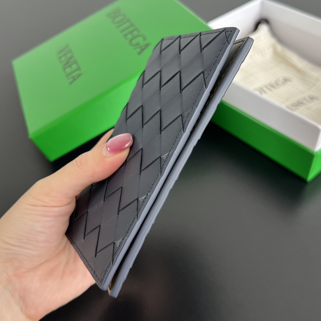 Bottega Veneta Passport Holder in  Intreccio Leather