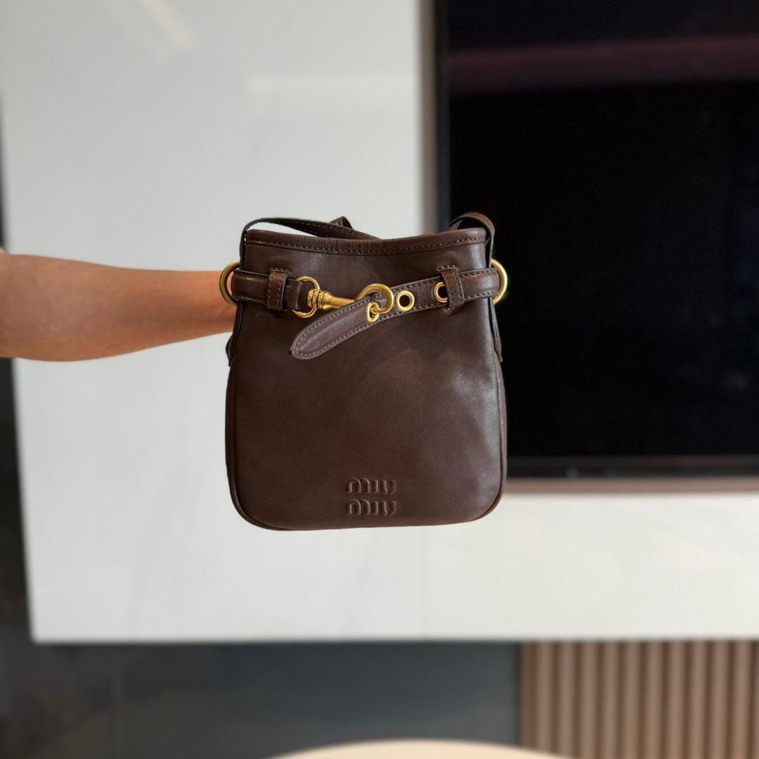 MiuMIu's new sheepskin small bucket bag