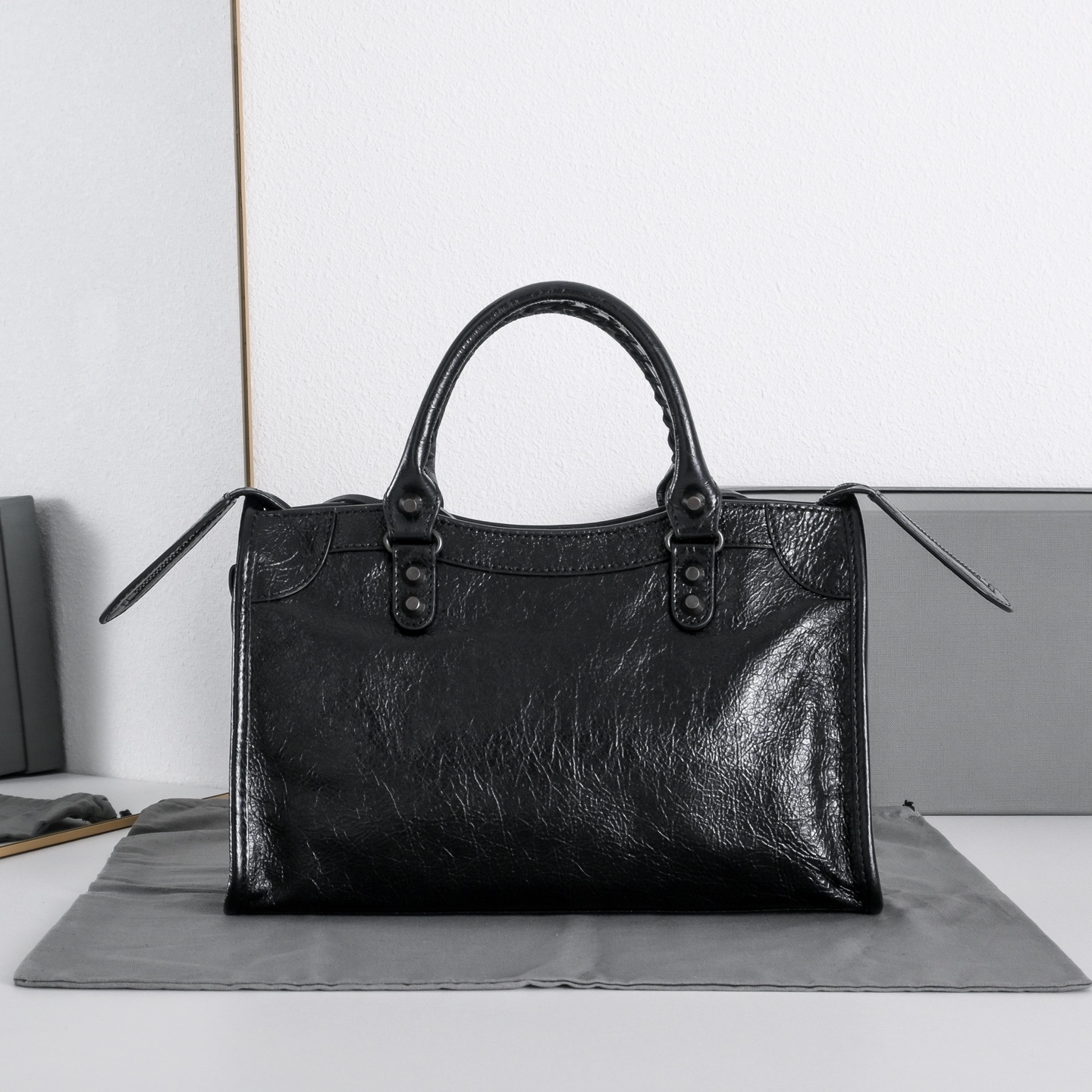 𝐁alenciaga Le City Bag Small in Black Lambskin