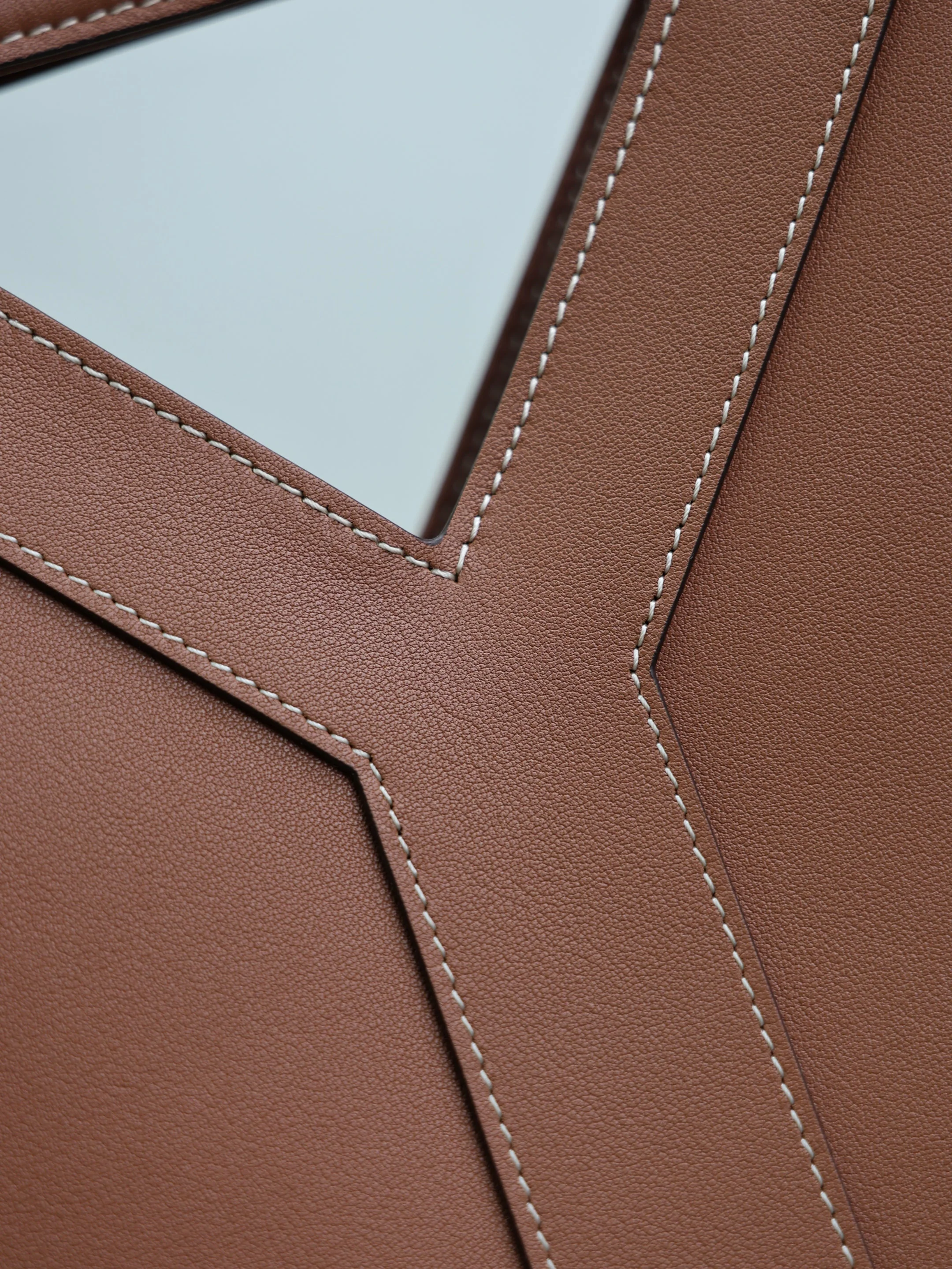 Saint Laurent YSL Small Bucket 23cm Caramel Leather