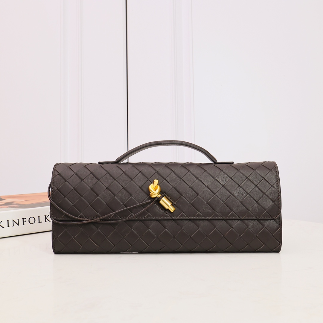 Bottega Fondant Andiamo Clutch Intrecciato leather
