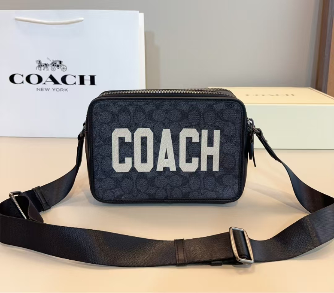 GUCCI Graham Black Classic Men's Bag