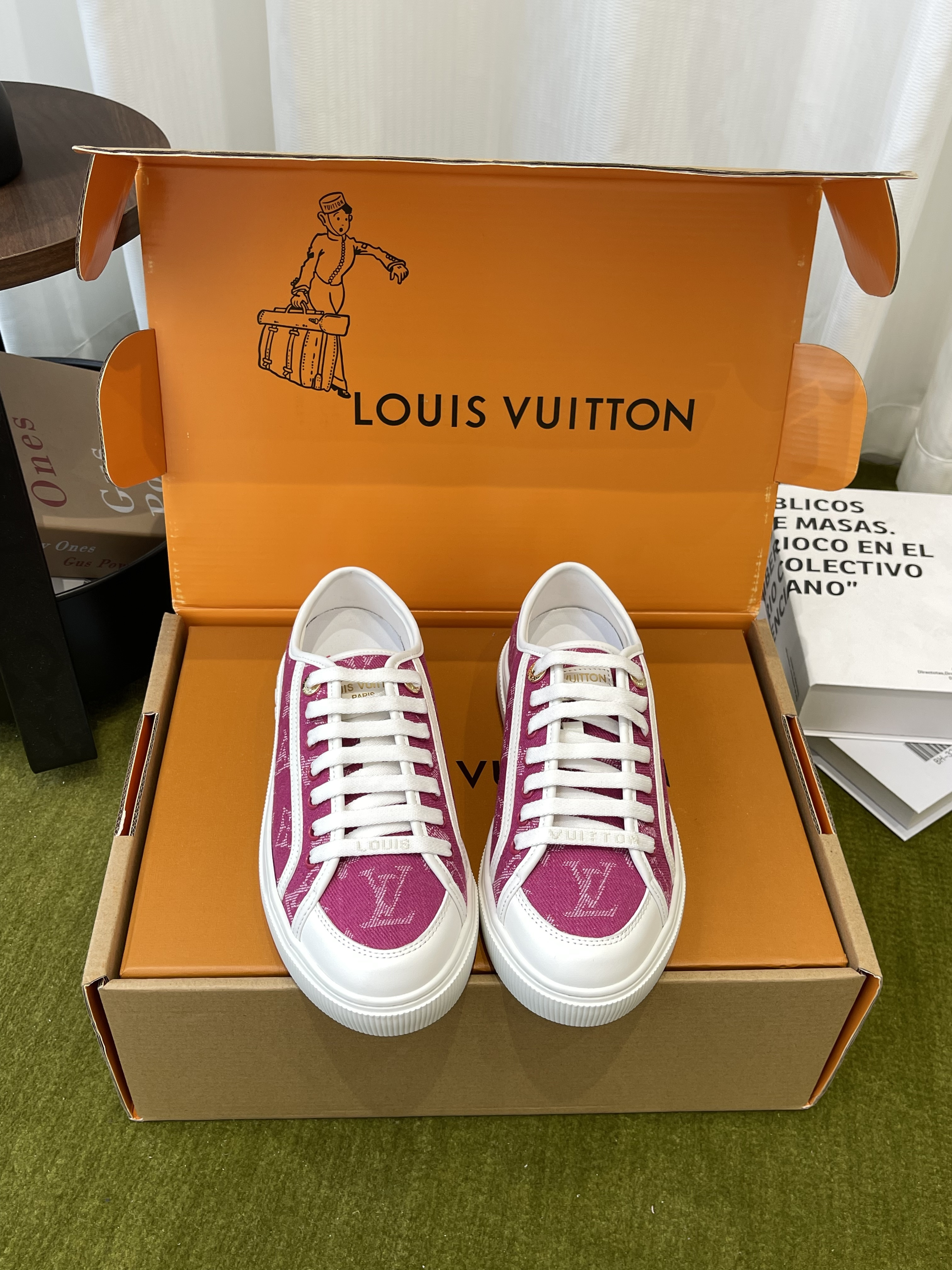 LV Women's Lagoon Sneaker