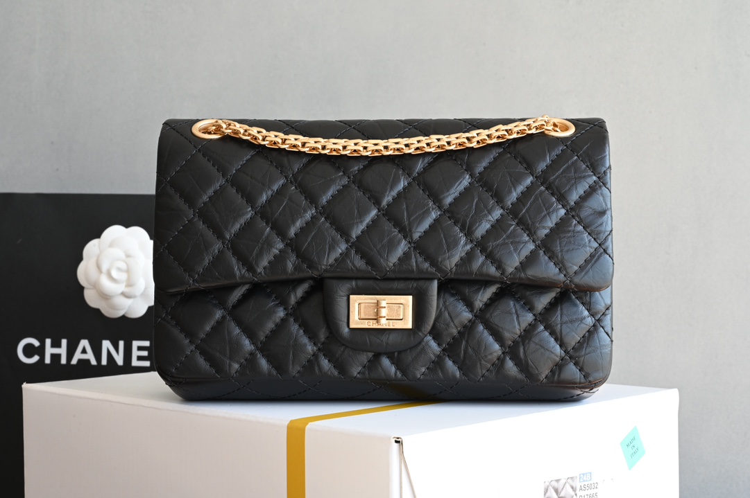 Chanel Classic Bag 2.55 in Black Aged Calfskin Gold-Tone Metal
